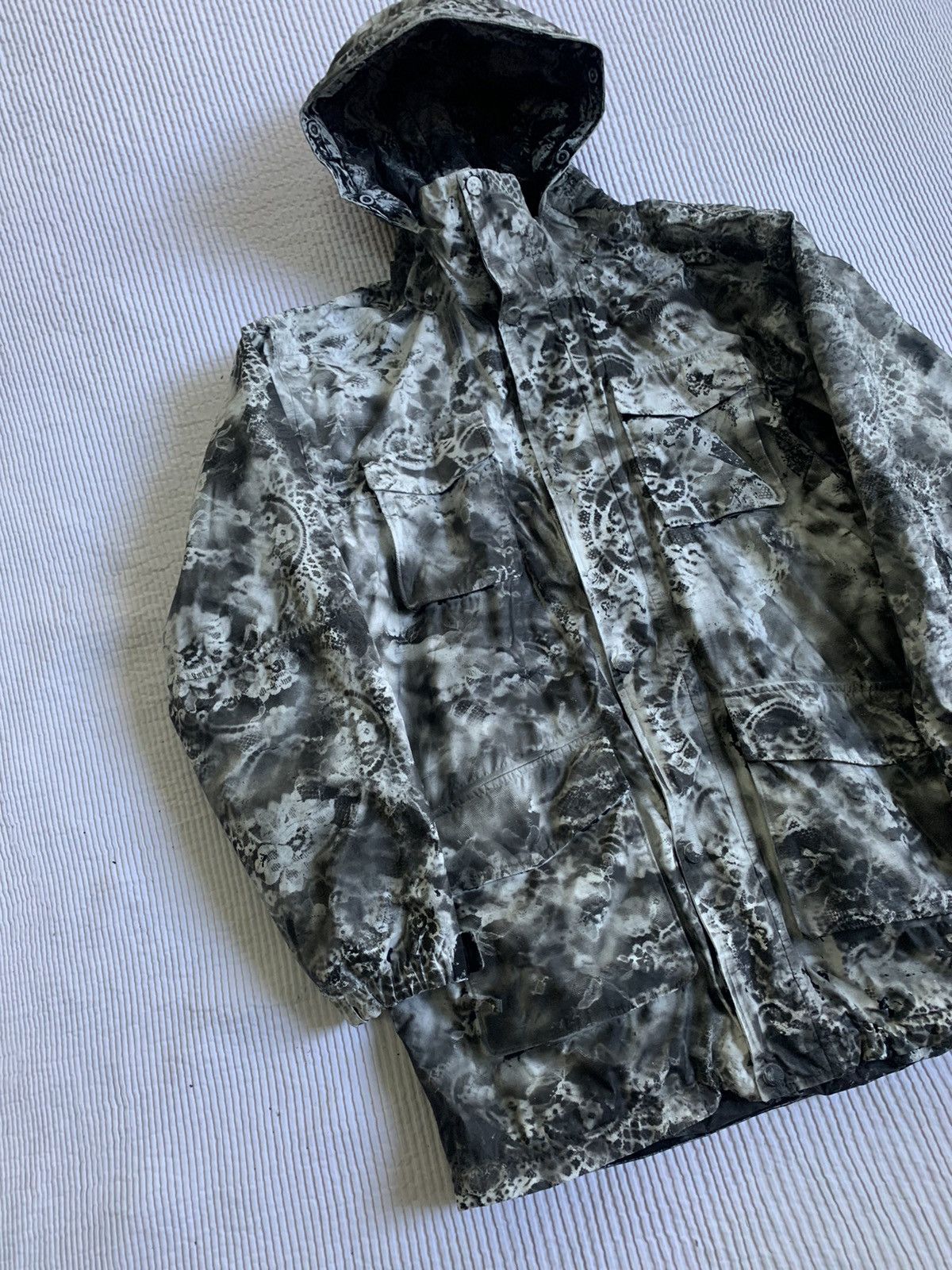 Handmade Perfect Painted Parka Size US L / EU 52-54 / 3 - 2 Thumbnail