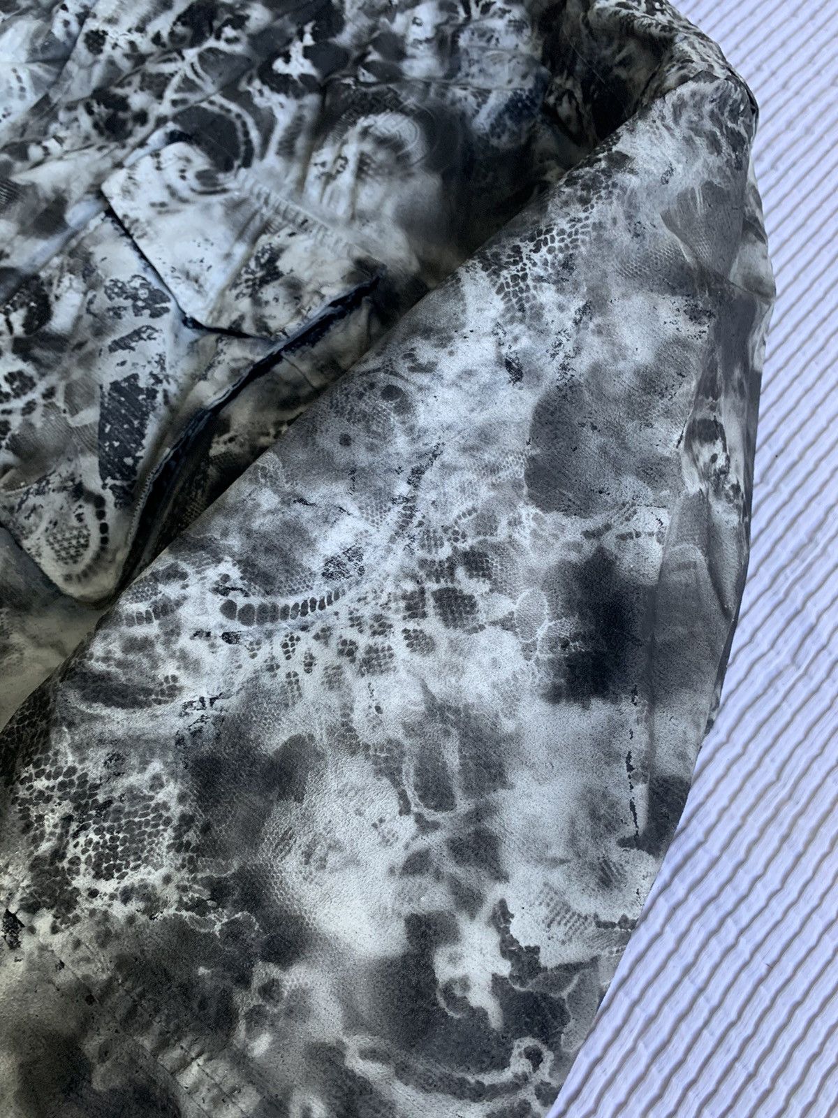Handmade Perfect Painted Parka Size US L / EU 52-54 / 3 - 12 Thumbnail