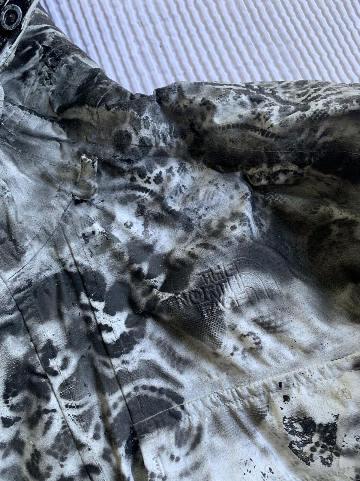 Handmade Perfect Painted Parka Size US L / EU 52-54 / 3 - 9 Thumbnail