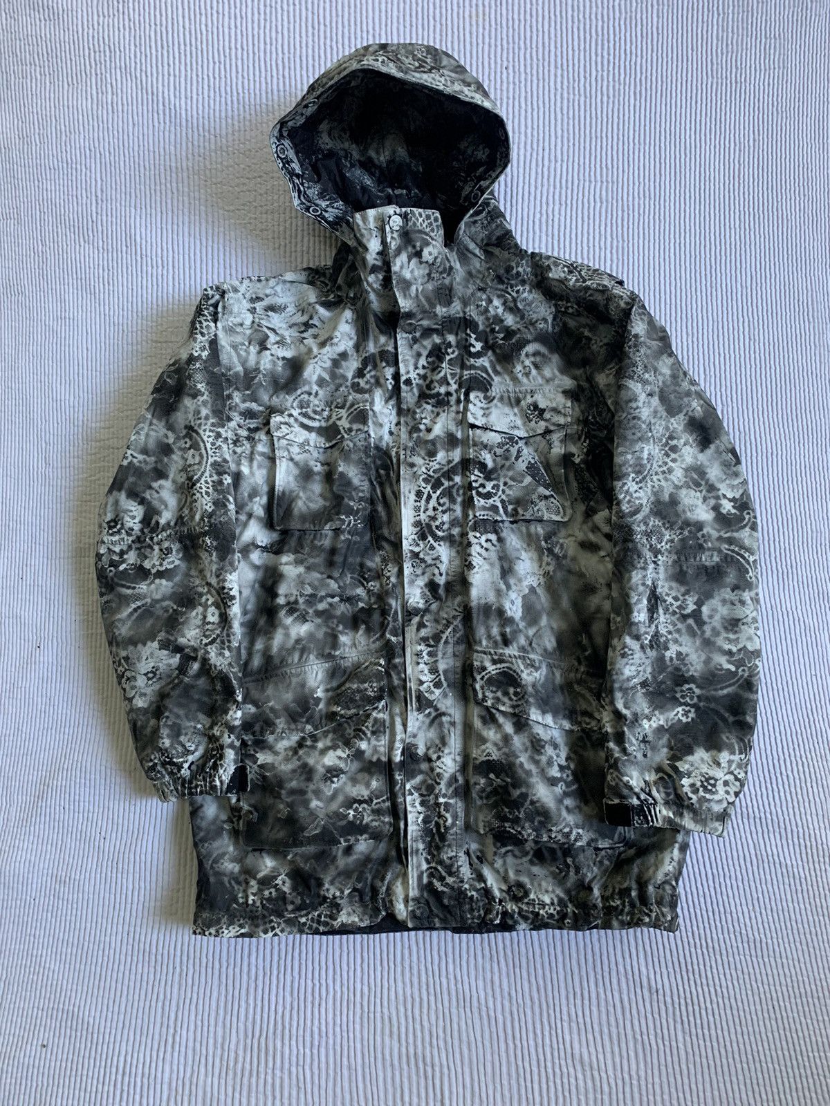 Handmade Perfect Painted Parka Size US L / EU 52-54 / 3 - 1 Thumbnail