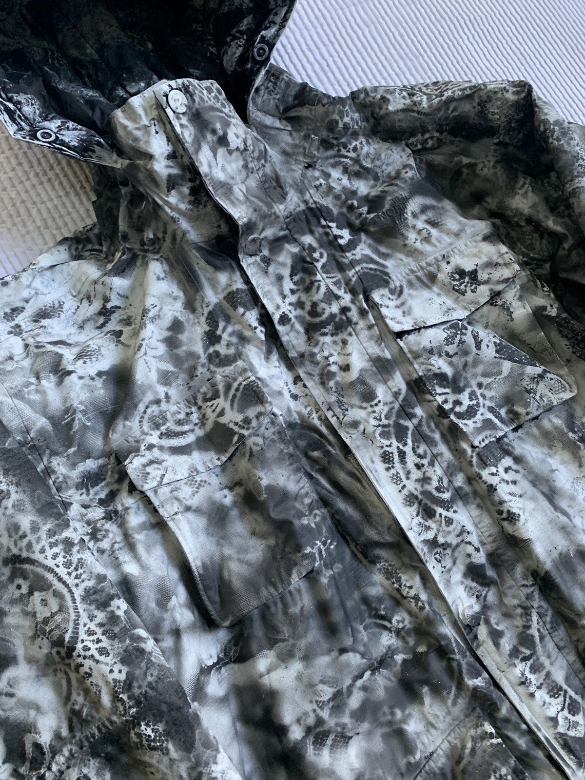 Handmade Perfect Painted Parka Size US L / EU 52-54 / 3 - 7 Thumbnail