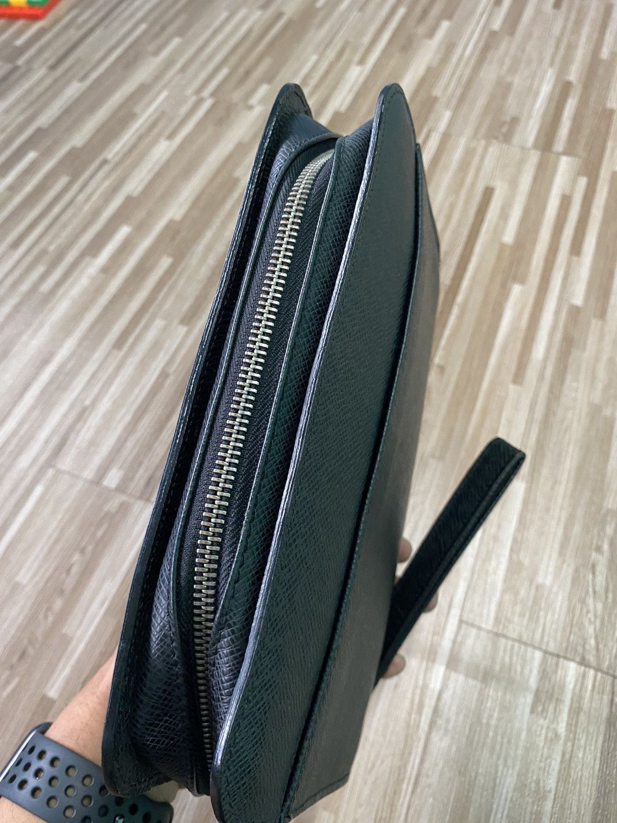 Louis Vuitton Authentic Louis Vuitton Black Taiga Clutch Size ONE SIZE - 17 Thumbnail