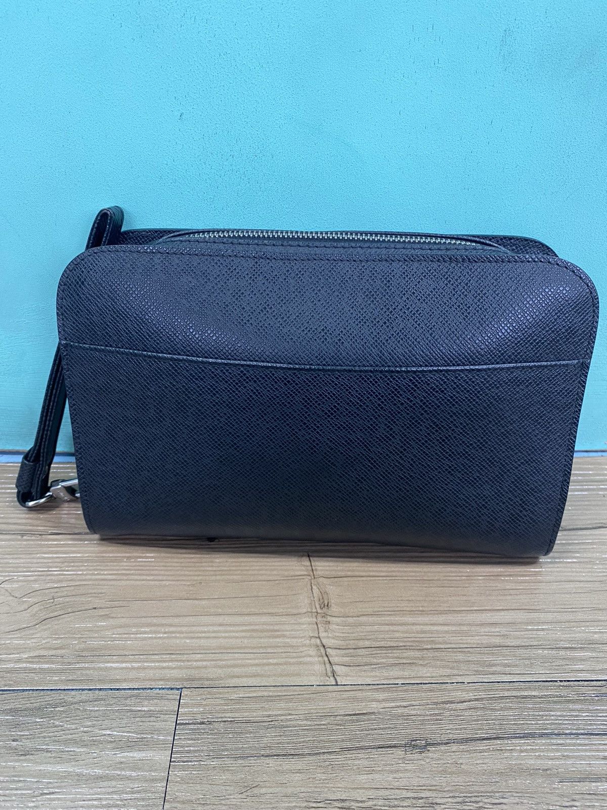 Louis Vuitton Authentic Louis Vuitton Black Taiga Clutch Size ONE SIZE - 2 Thumbnail