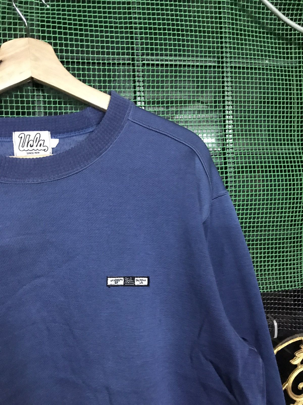 The Unbranded Brand Ucla Sweatshirt Small Logo Crewneck Pullover Size US L / EU 52-54 / 3 - 3 Thumbnail