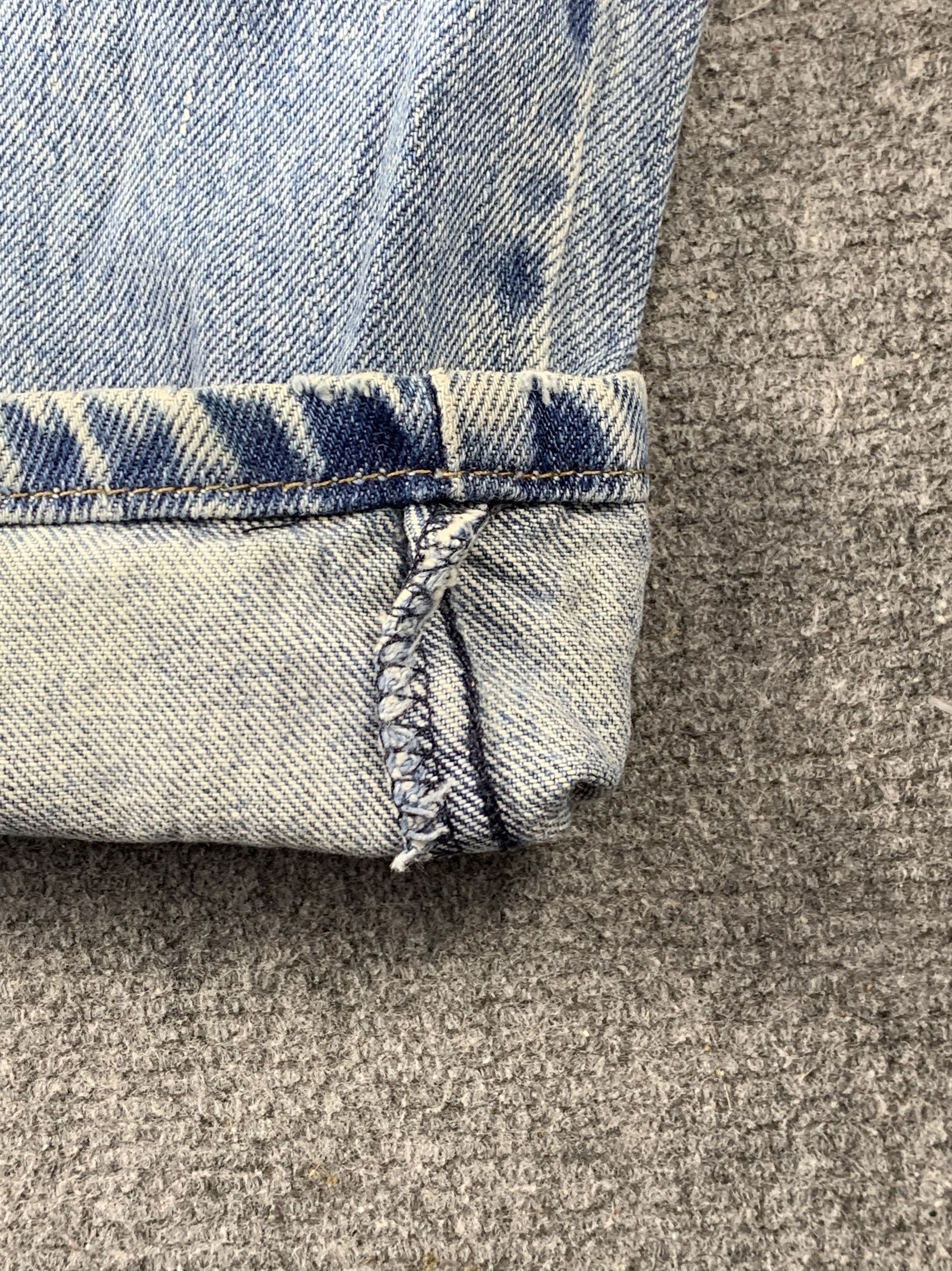 Levi's Vintage Levis 560 Light Wash Jeans DP2050 Size US 39 - 10 Thumbnail