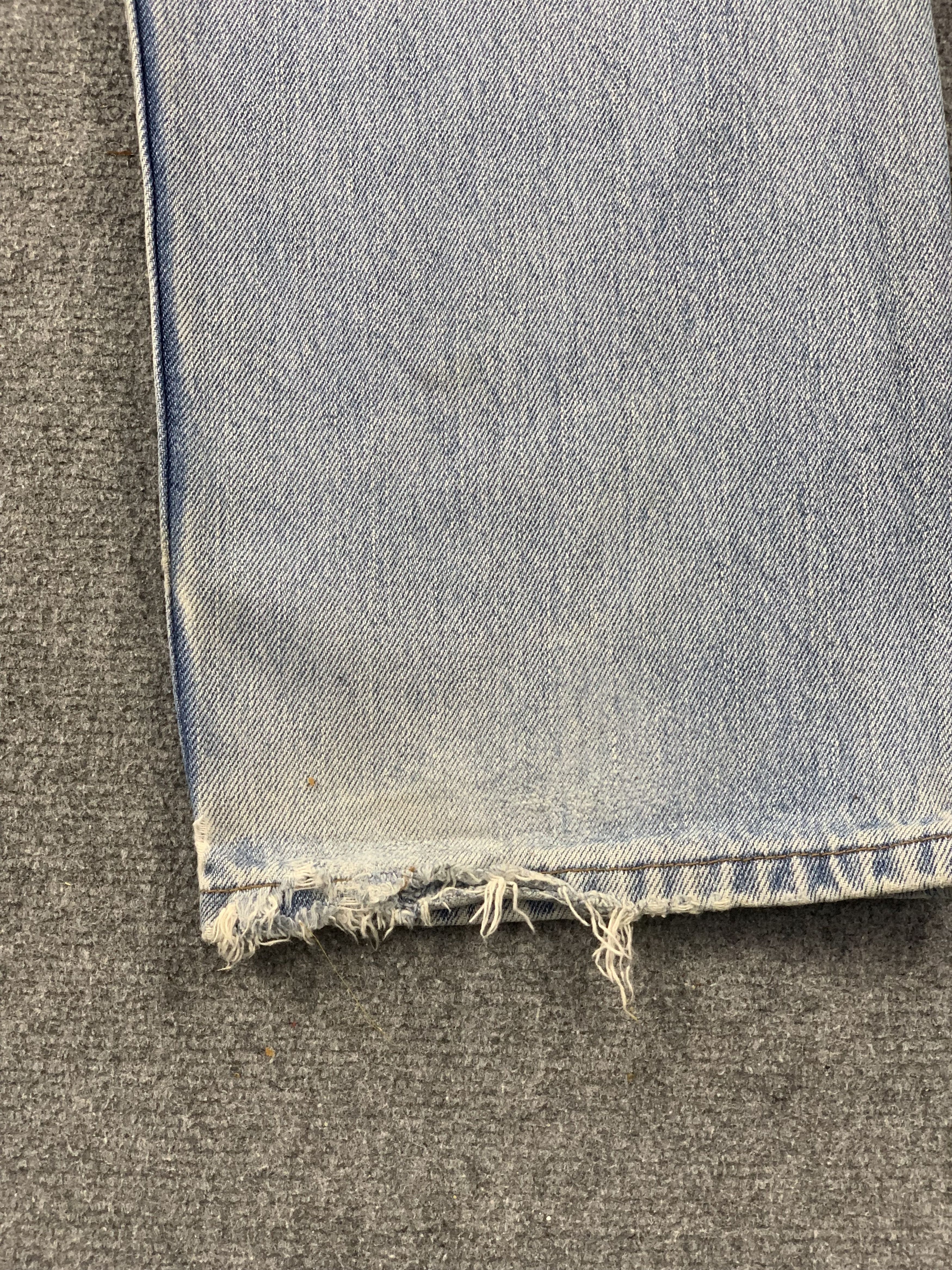 Levi's Vintage Levis 505 Light Washed Jeans DP2053 Size US 35 - 14 Thumbnail