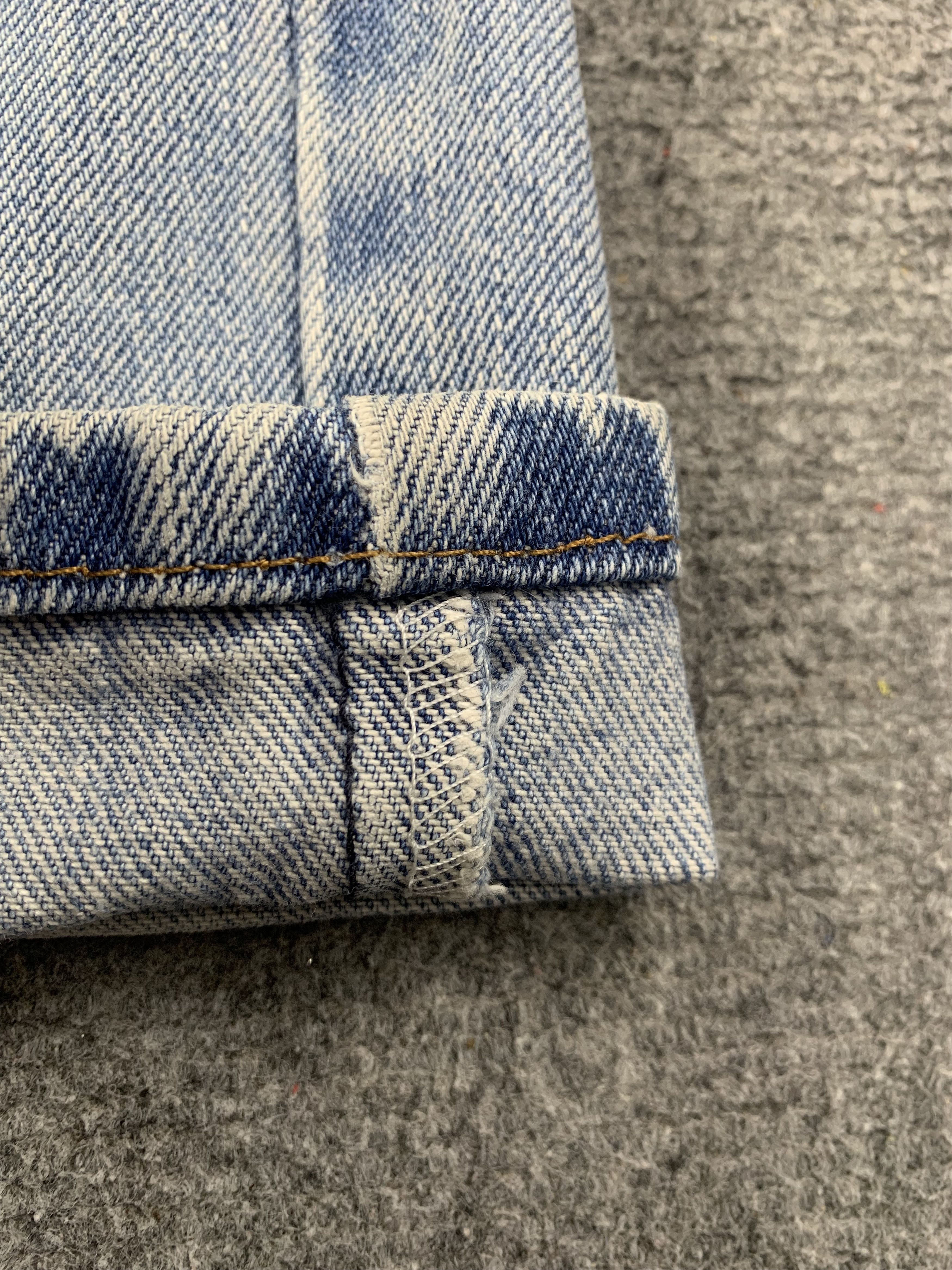Levi's Vintage Levis 505 Light Washed Jeans DP2053 Size US 35 - 10 Thumbnail