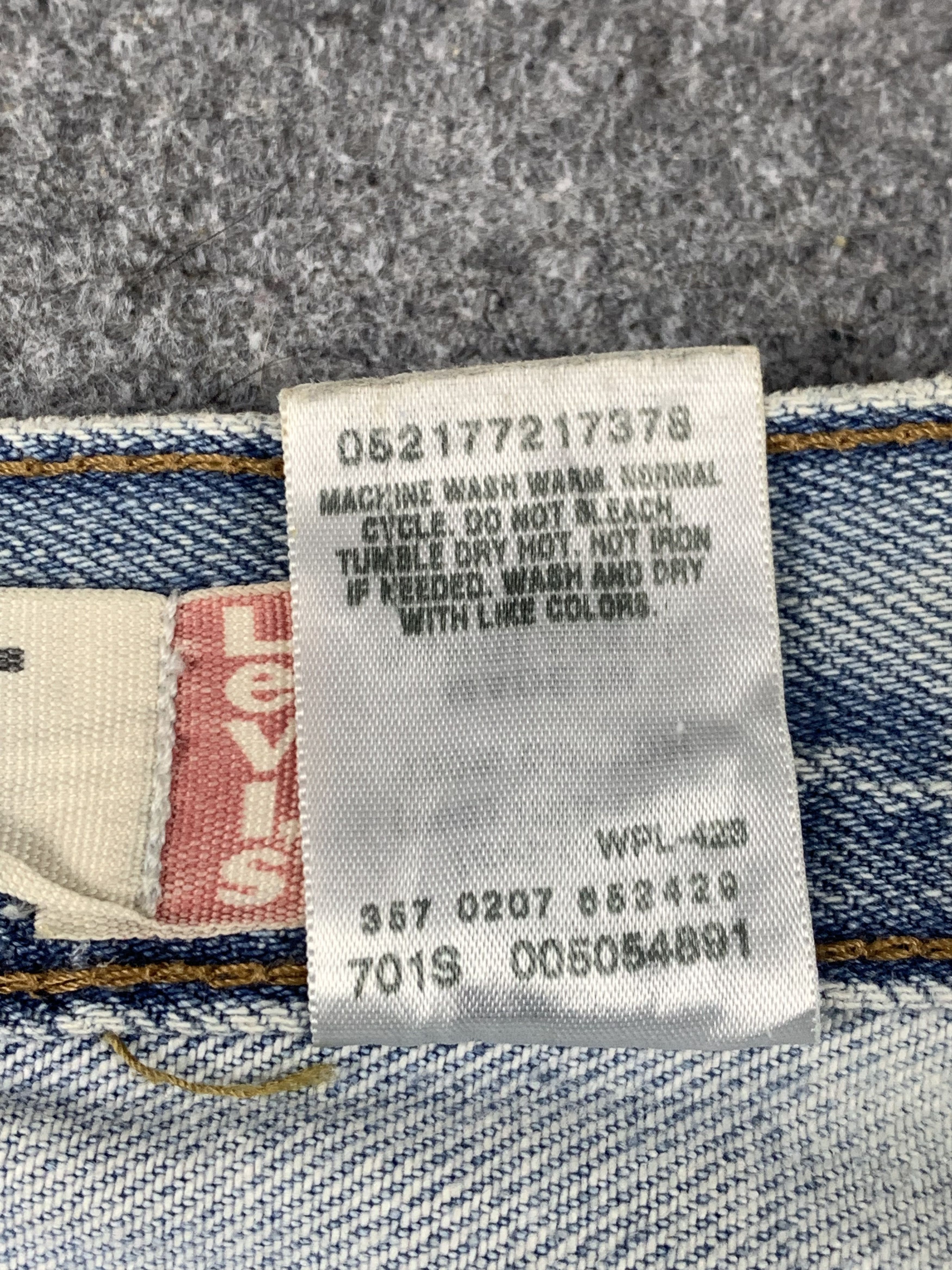 Levi's Vintage Levis 505 Light Washed Jeans DP2053 Size US 35 - 8 Thumbnail