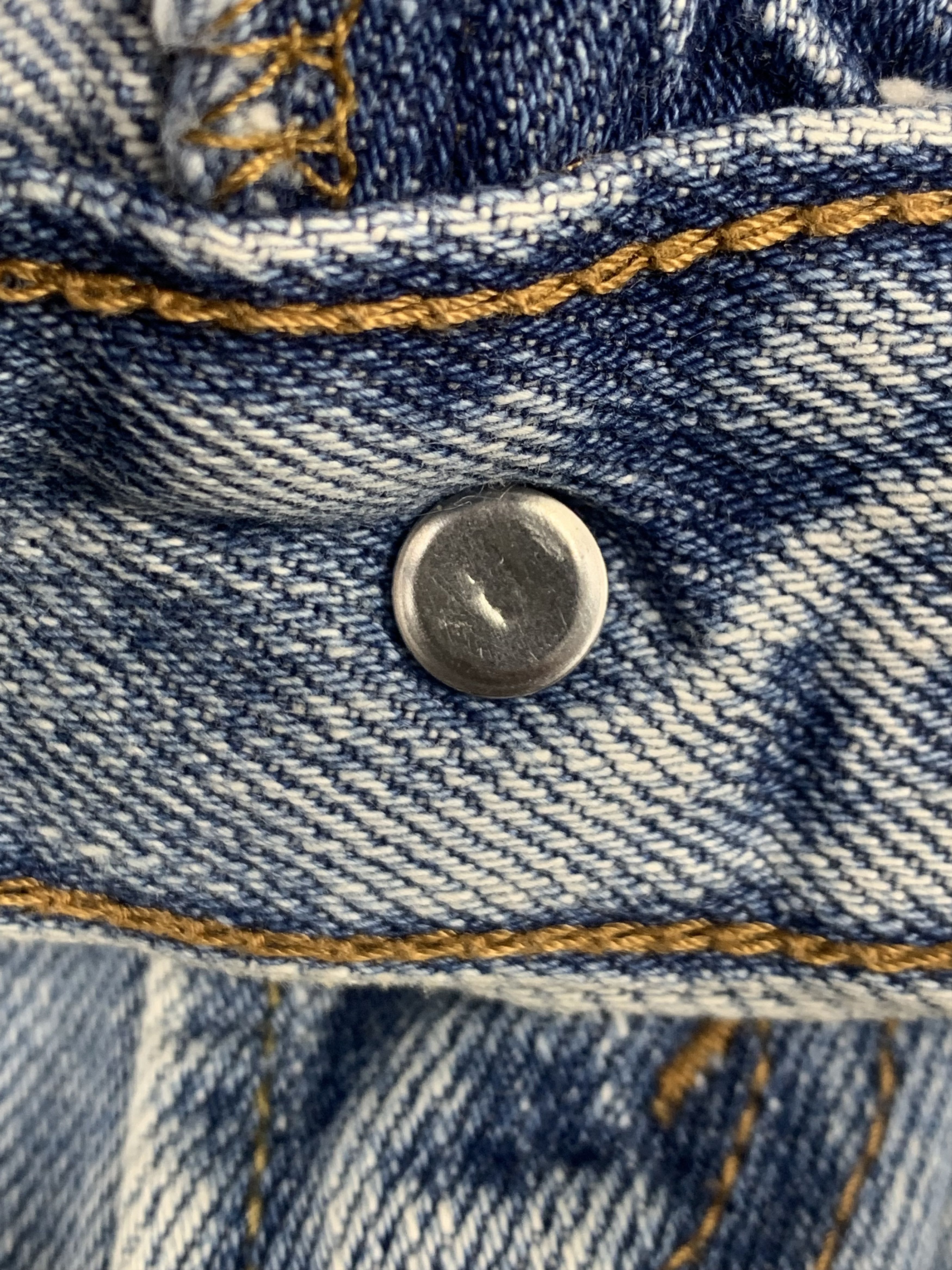 Levi's Vintage Levis 505 Light Washed Jeans DP2053 Size US 35 - 12 Thumbnail