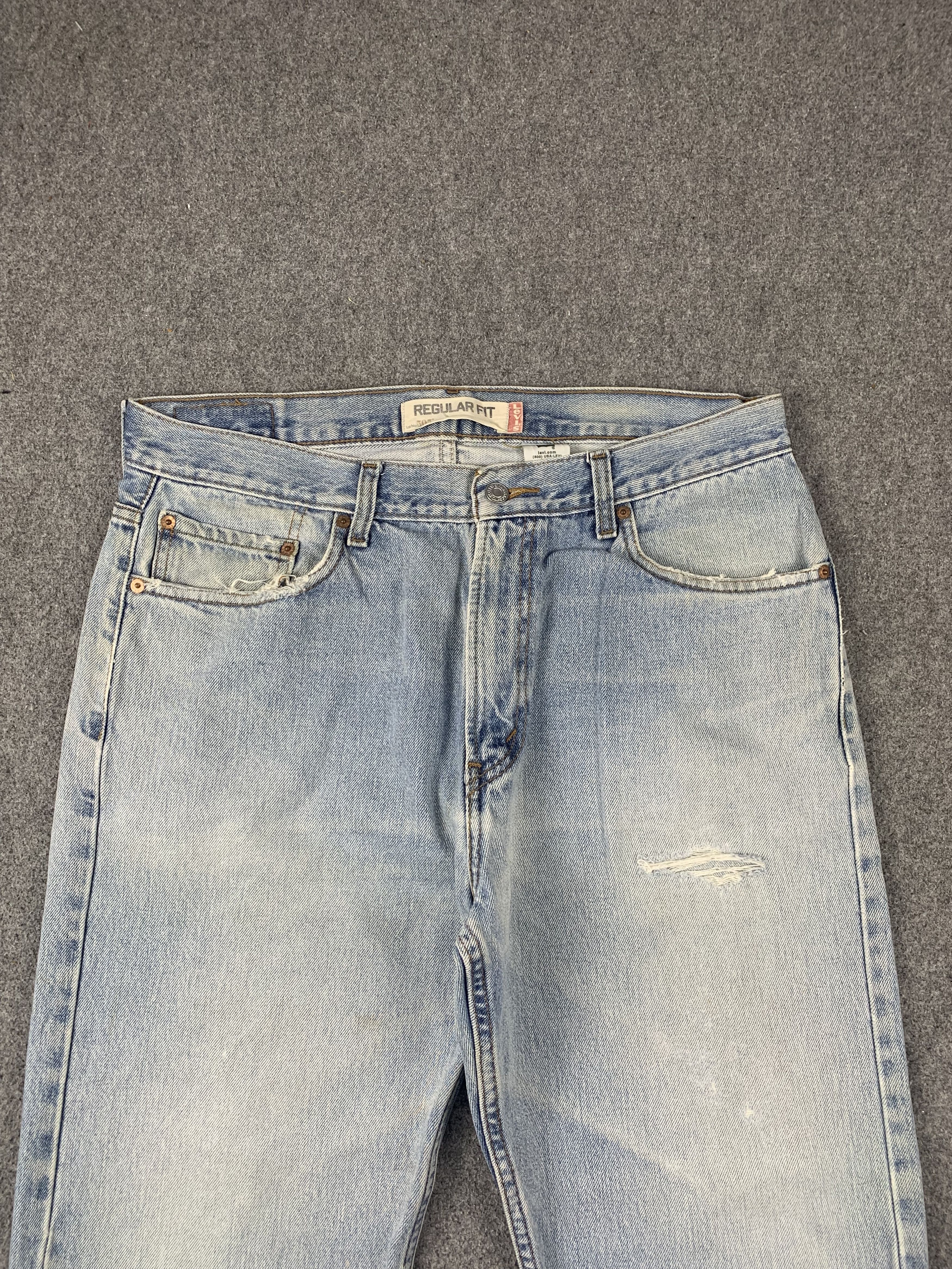 Levi's Vintage Levis 505 Light Washed Jeans DP2053 Size US 35 - 2 Thumbnail