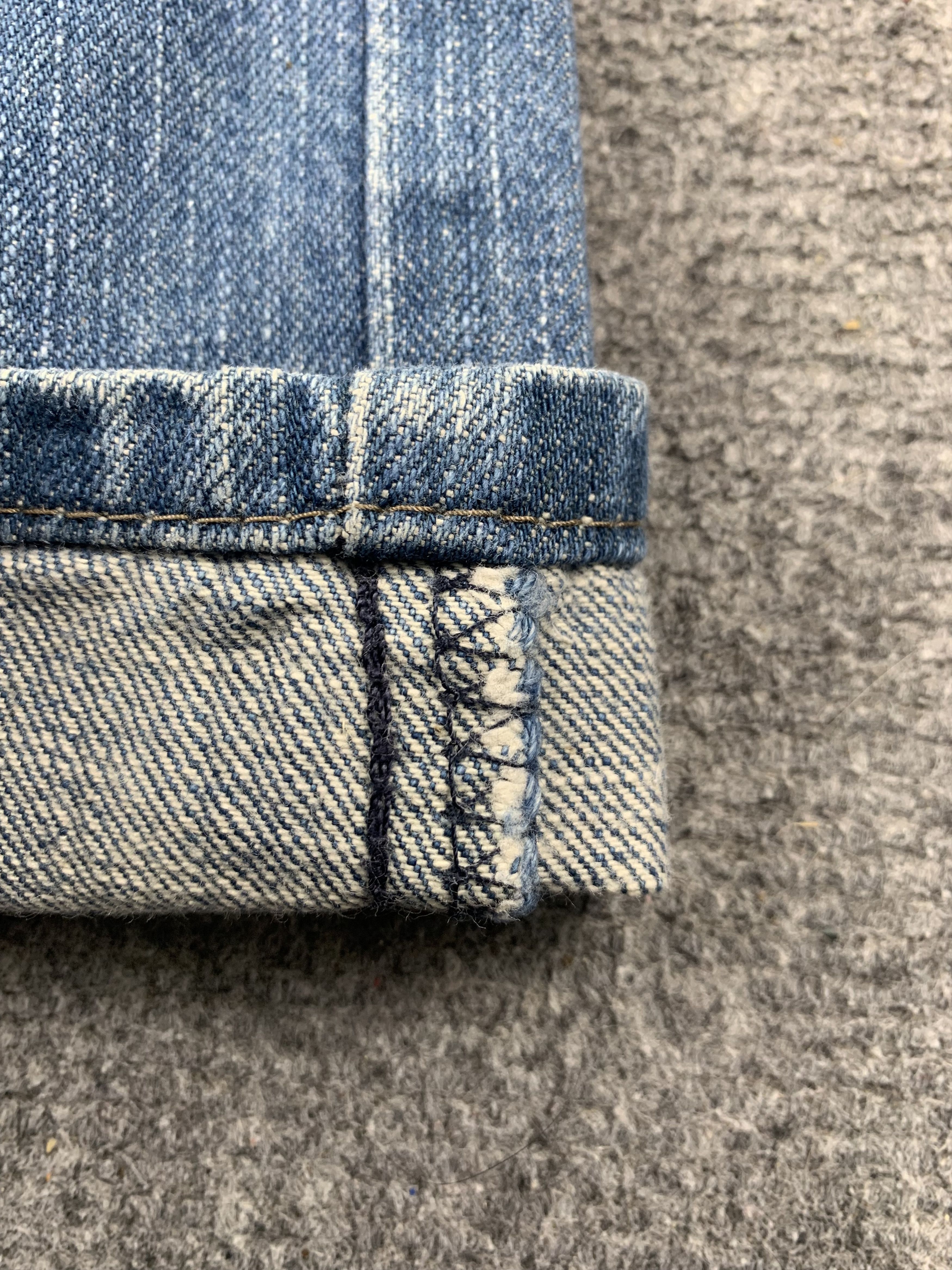 Levi's Vintage Levis 550 Faded Blue Jeans DP2054 Size US 27 - 11 Thumbnail