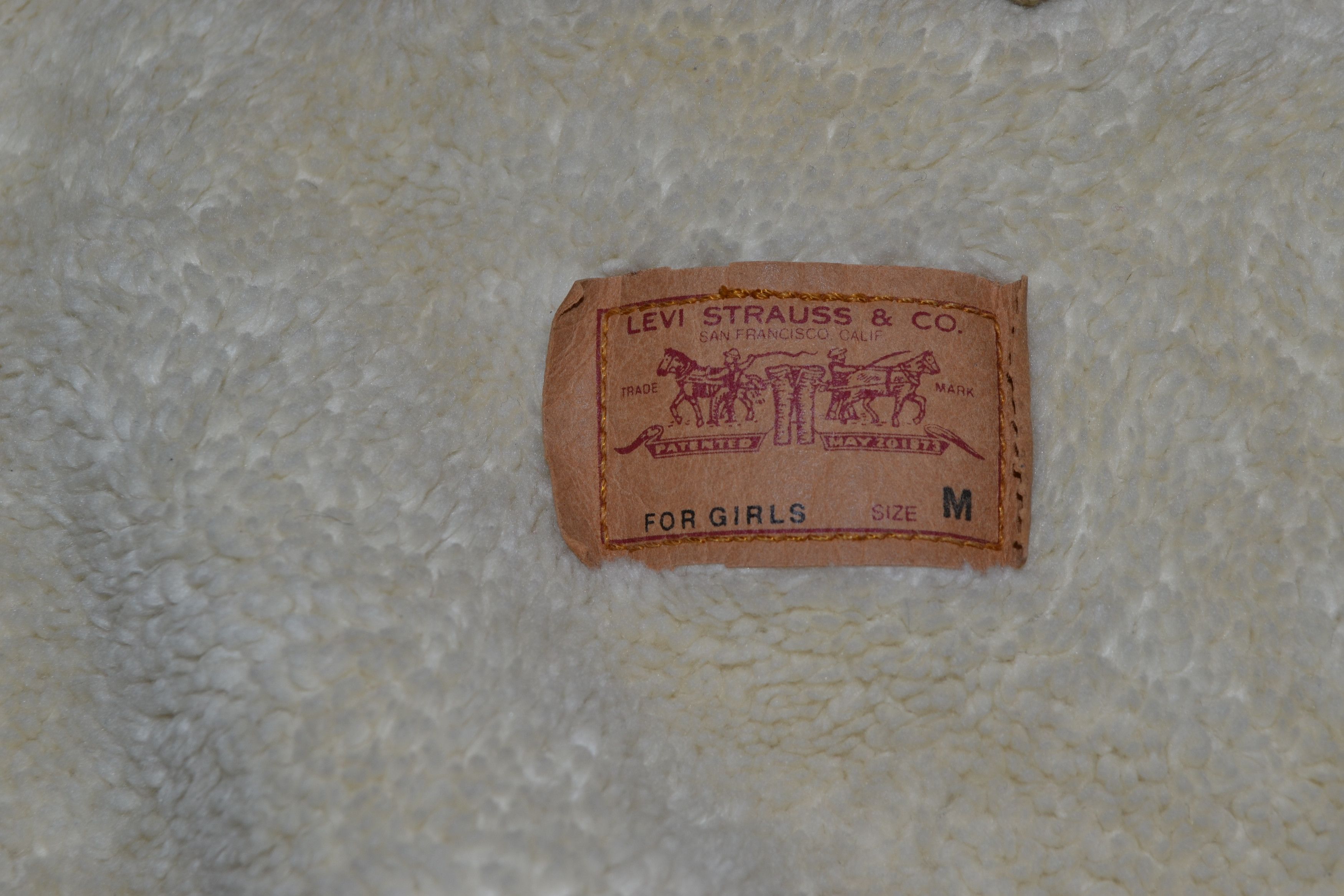 Levi's Women's LEVI'S Sherpa Jacket Size M Size US M / EU 48-50 / 2 - 6 Thumbnail