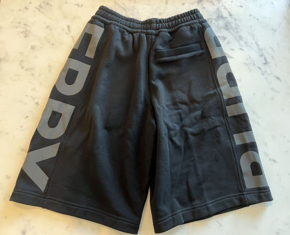 Burberry Burberry logo-print oversized track shorts 683€ Size US 30 / EU 46 - 2 Thumbnail