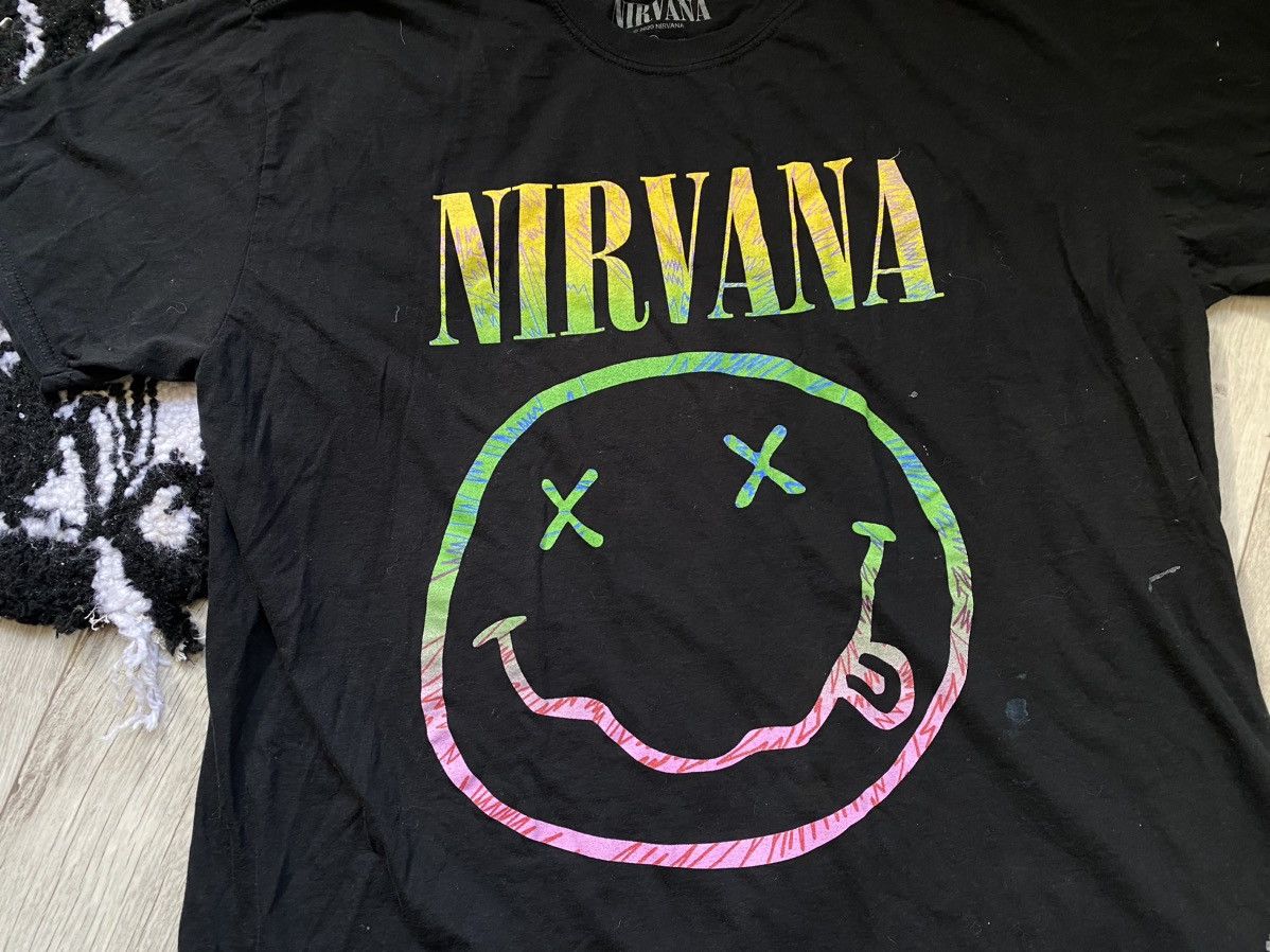 Band Tees AMAZING NIRVANA MULTICOLOR LOGO BAND T SHIRT Size US XL / EU 56 / 4 - 2 Thumbnail