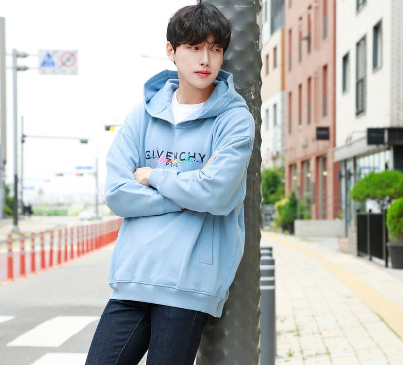 Givenchy Baby Blue Rainbow Signature Logo Hoodie Size US S / EU 44-46 / 1 - 4 Thumbnail