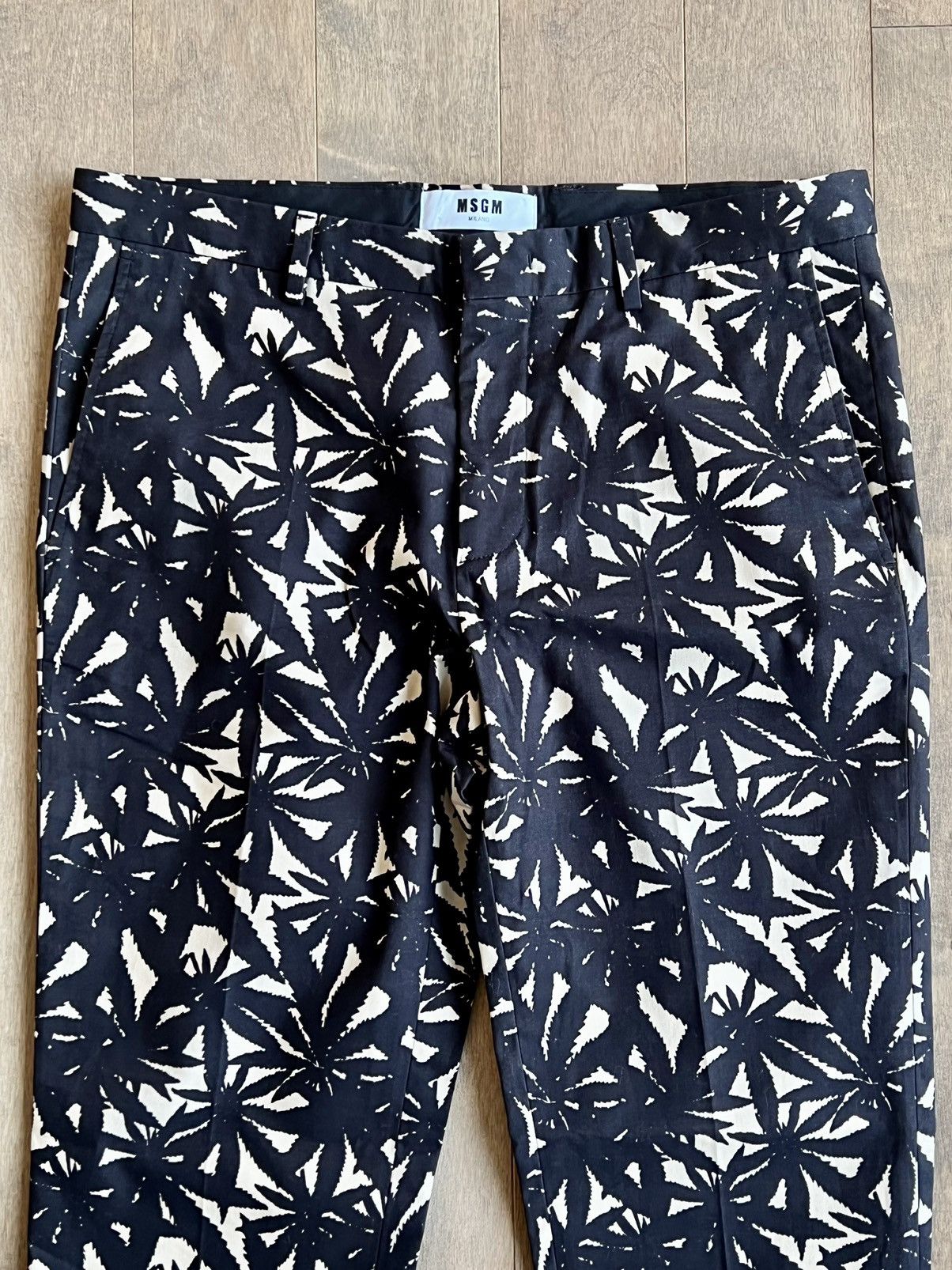 MSGM NEW MSGM TAN PANTS WITH BLACK LEAF PRINT BEIGE PANTS 52 / 36 Size US 36 / EU 52 - 5 Thumbnail