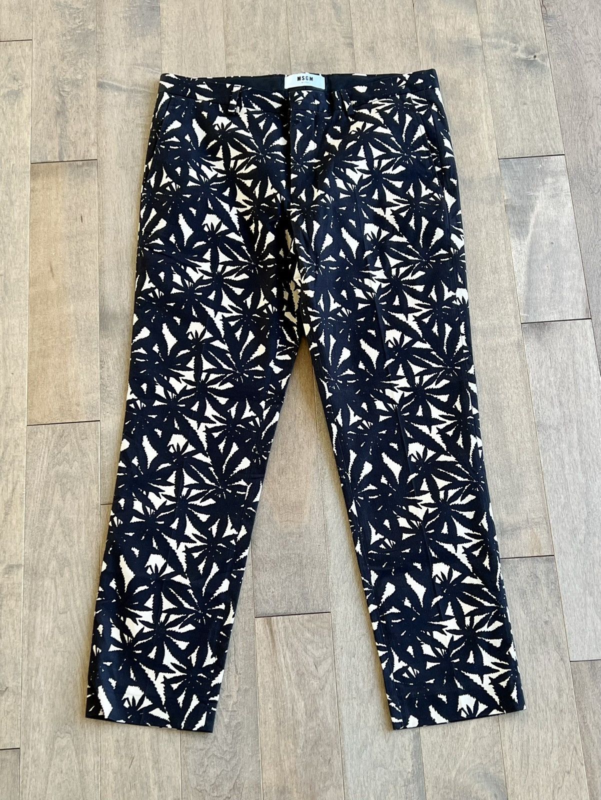 MSGM NEW MSGM TAN PANTS WITH BLACK LEAF PRINT BEIGE PANTS 52 / 36 Size US 36 / EU 52 - 1 Thumbnail