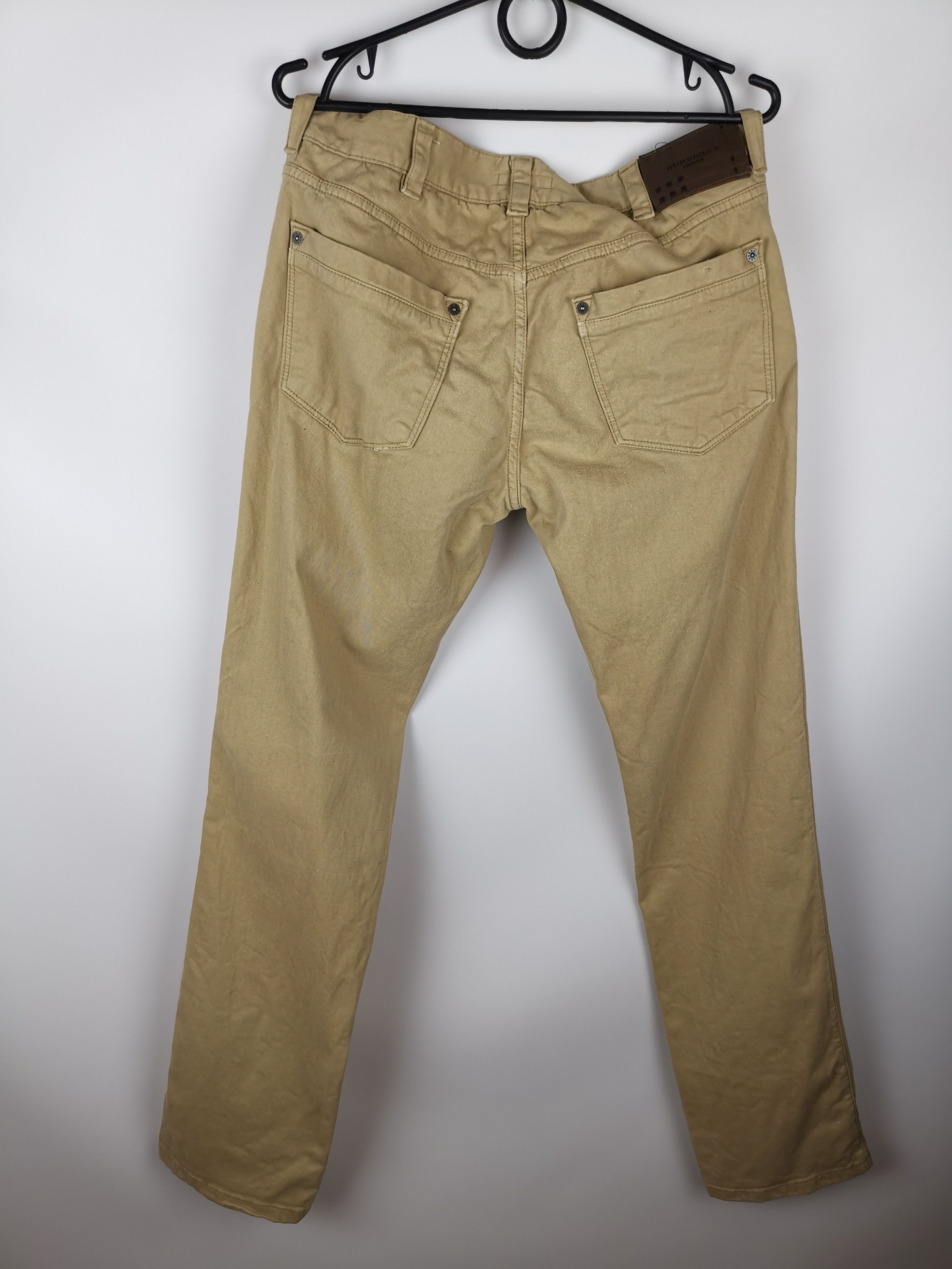 Burberry Burberry nova check beige casual logo pants Size US 30 / EU 46 - 2 Thumbnail