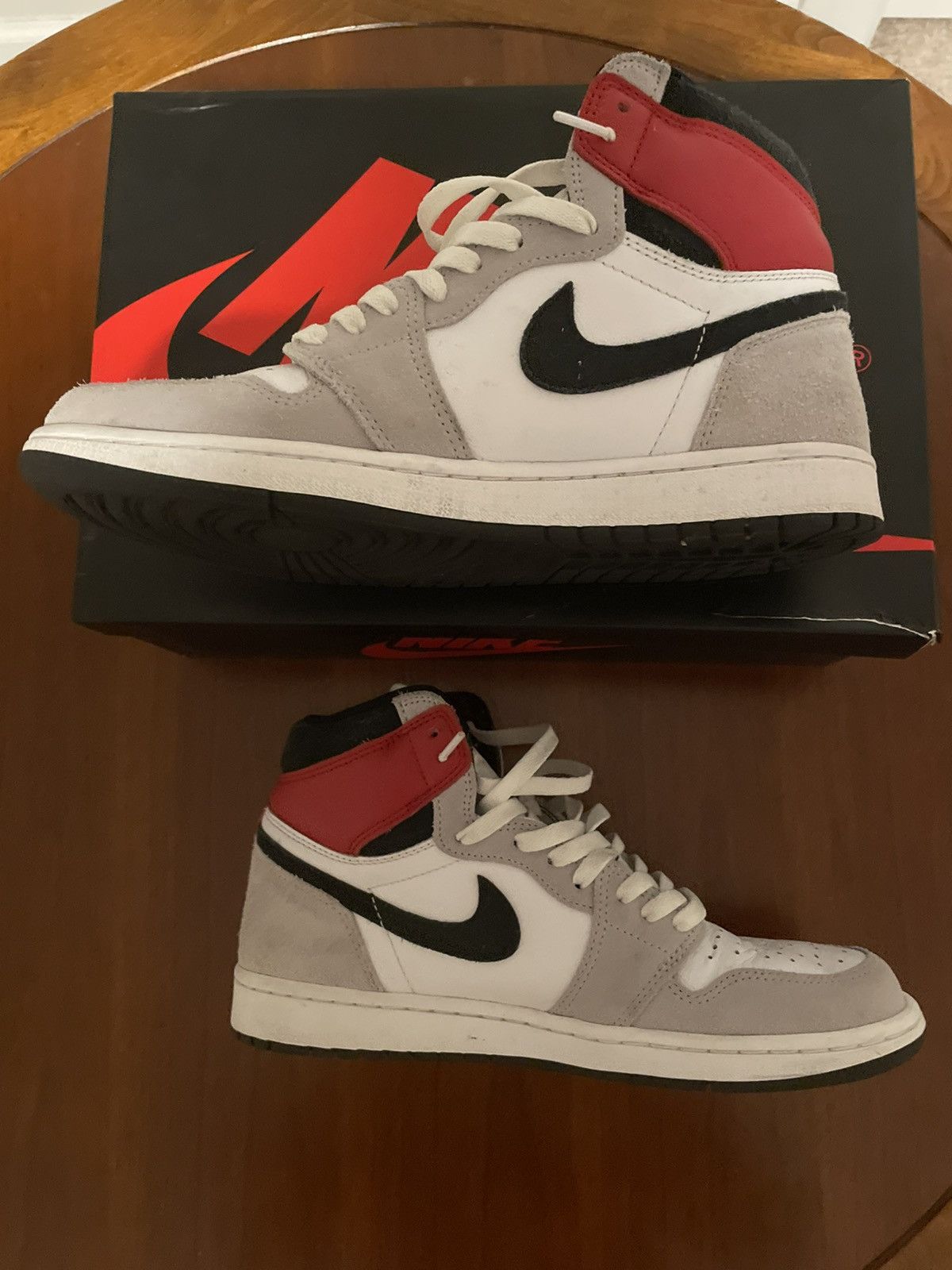 Jordan Brand Air Jordan 1 Retro High OG Smoke Grey Size US 10 / EU 43 - 2 Thumbnail