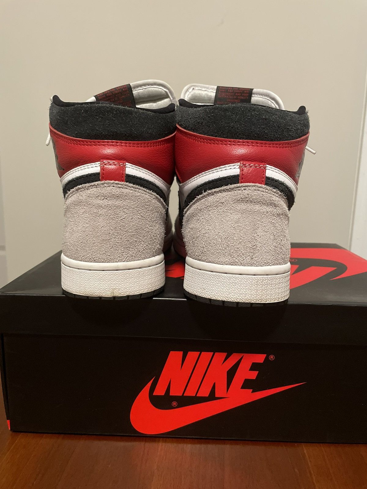 Jordan Brand Air Jordan 1 Retro High OG Smoke Grey Size US 10 / EU 43 - 4 Thumbnail