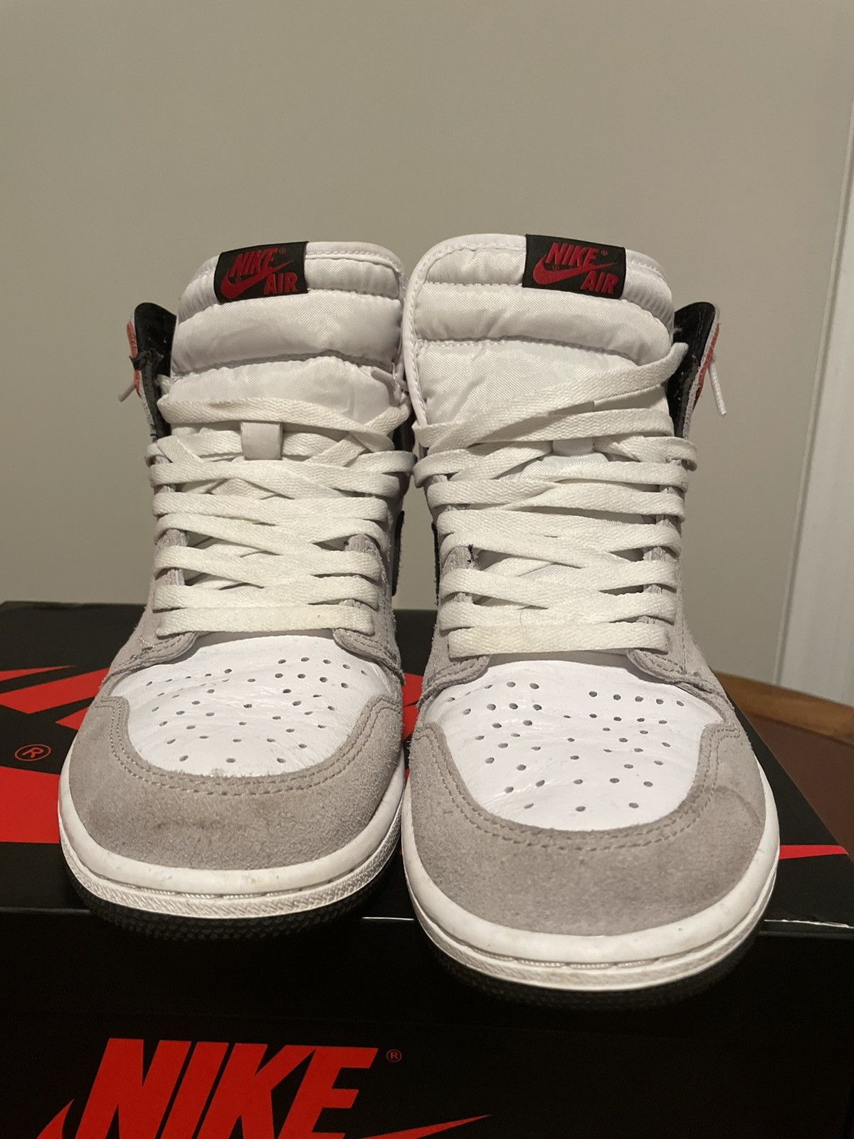 Jordan Brand Air Jordan 1 Retro High OG Smoke Grey Size US 10 / EU 43 - 3 Thumbnail