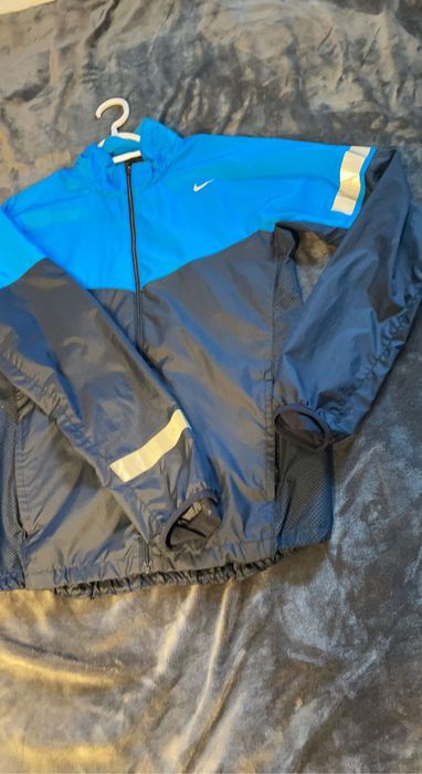 nikewind breaker
