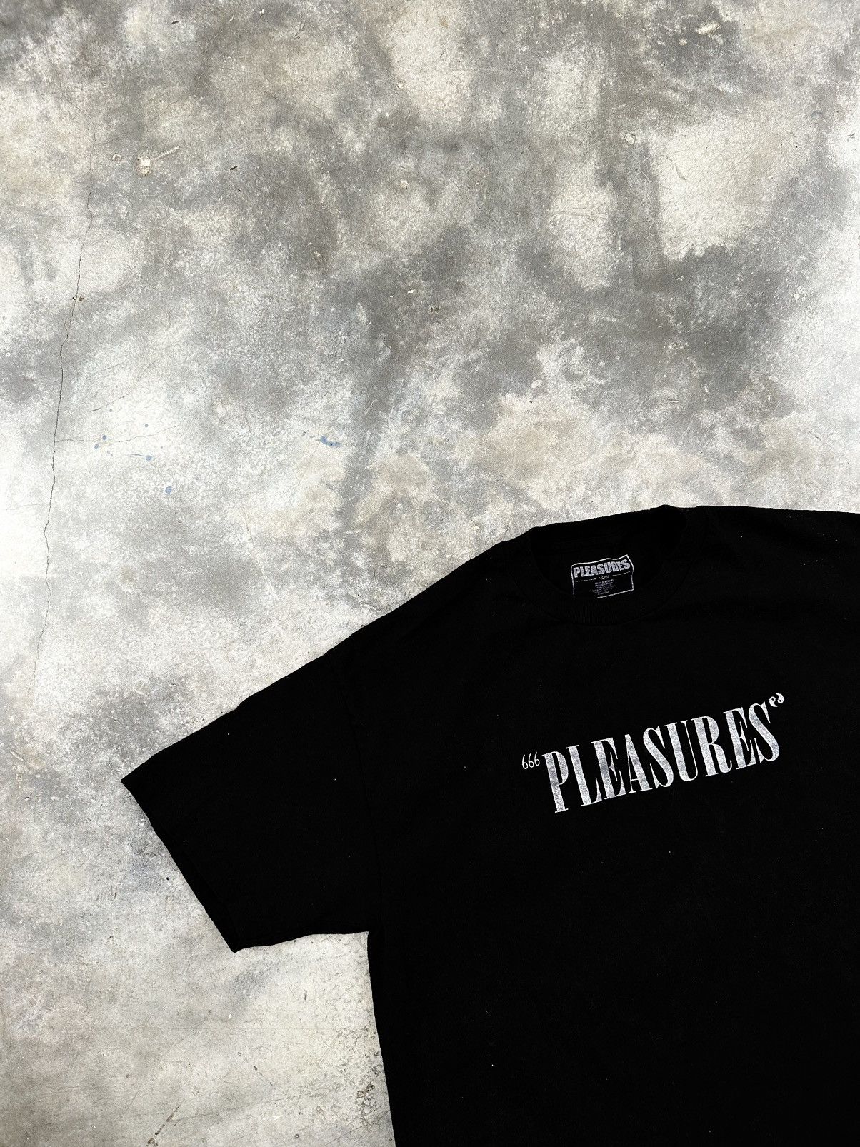 Pleasures Pleasures OG Glitter Logo Tee Black Sz. XL Size US XL / EU 56 / 4 - 2 Thumbnail
