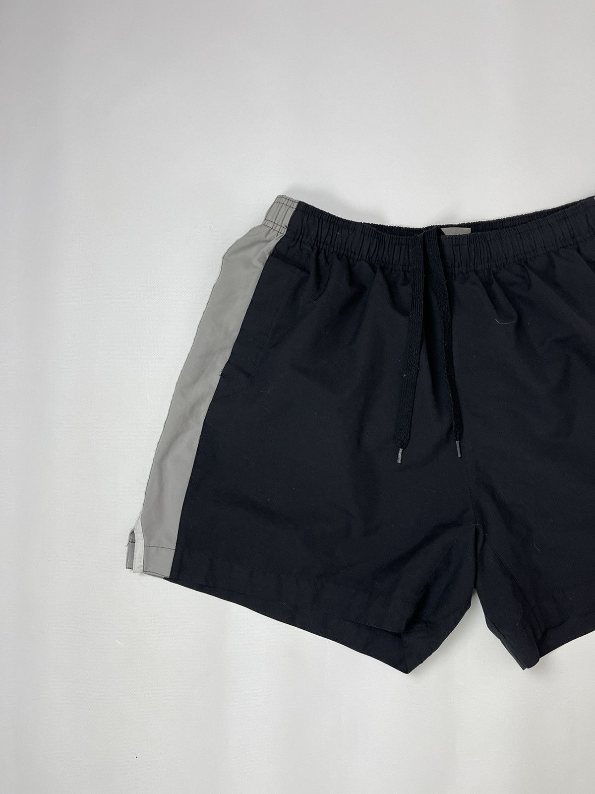 Nike Nike vintage y2k black grey striped shorts Size US 36 / EU 52 - 3 Thumbnail