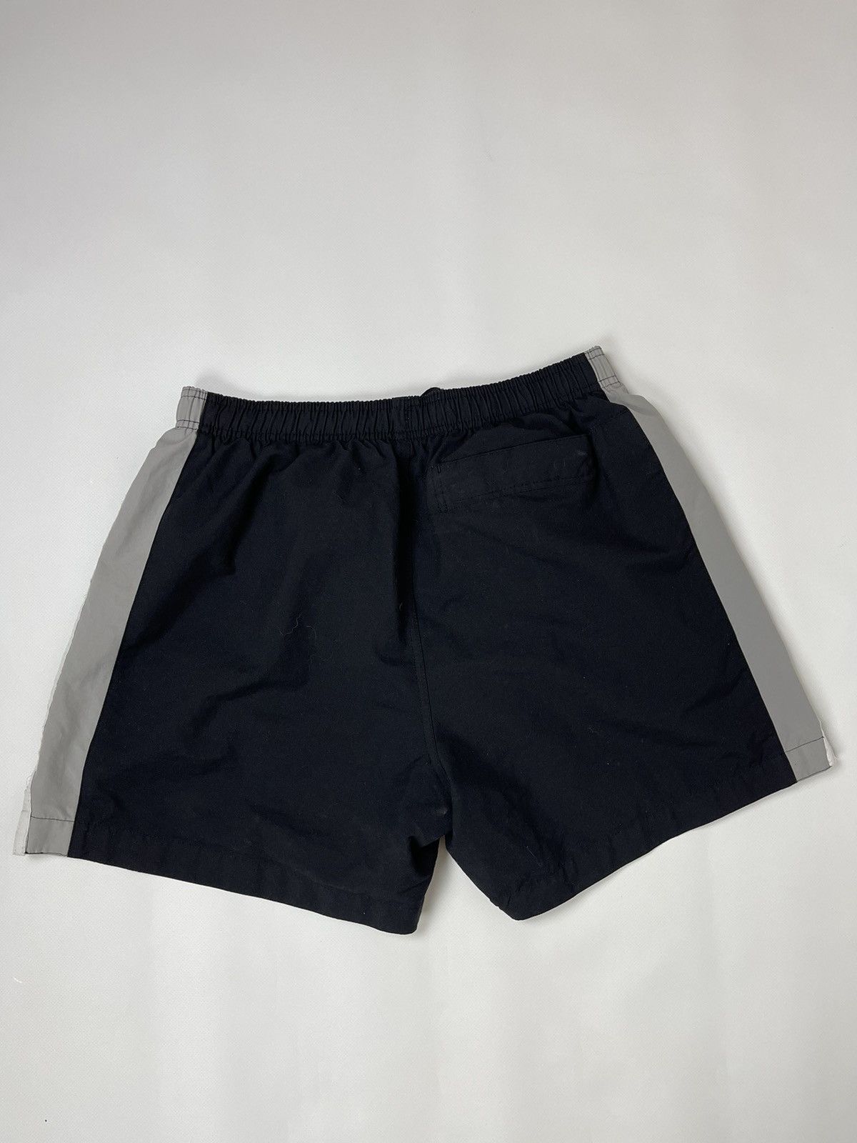 Nike Nike vintage y2k black grey striped shorts Size US 36 / EU 52 - 6 Thumbnail