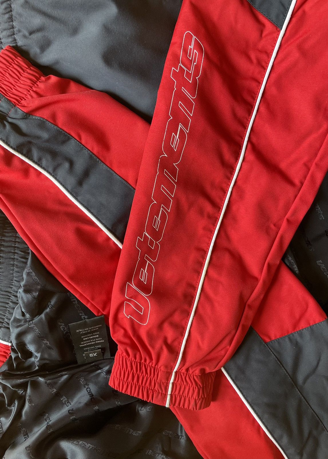 Vetements FW17 shrunk tracksuit jacket | Grailed
