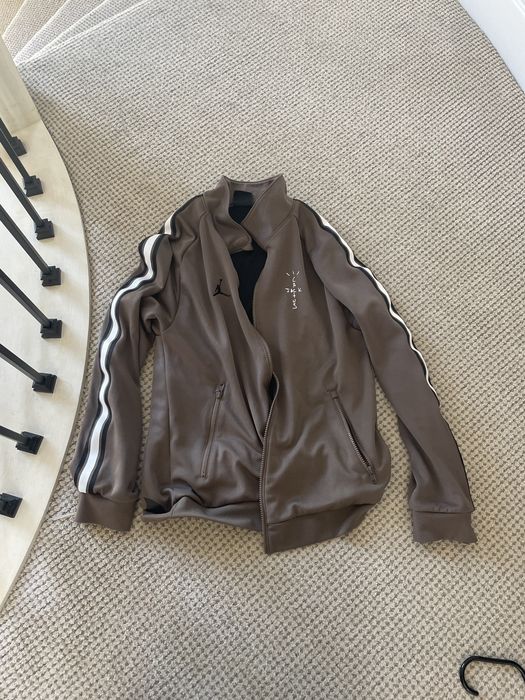 Jordan travis scott outlet tracksuit