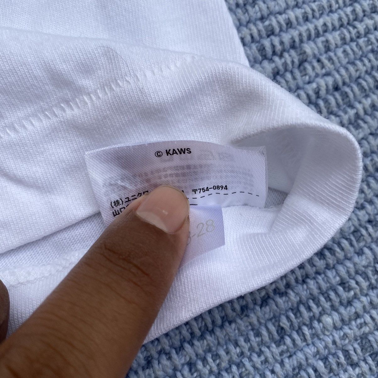 Kaws × Uniqlo pocket tee Size US M / EU 48-50 / 2 - 6 Thumbnail