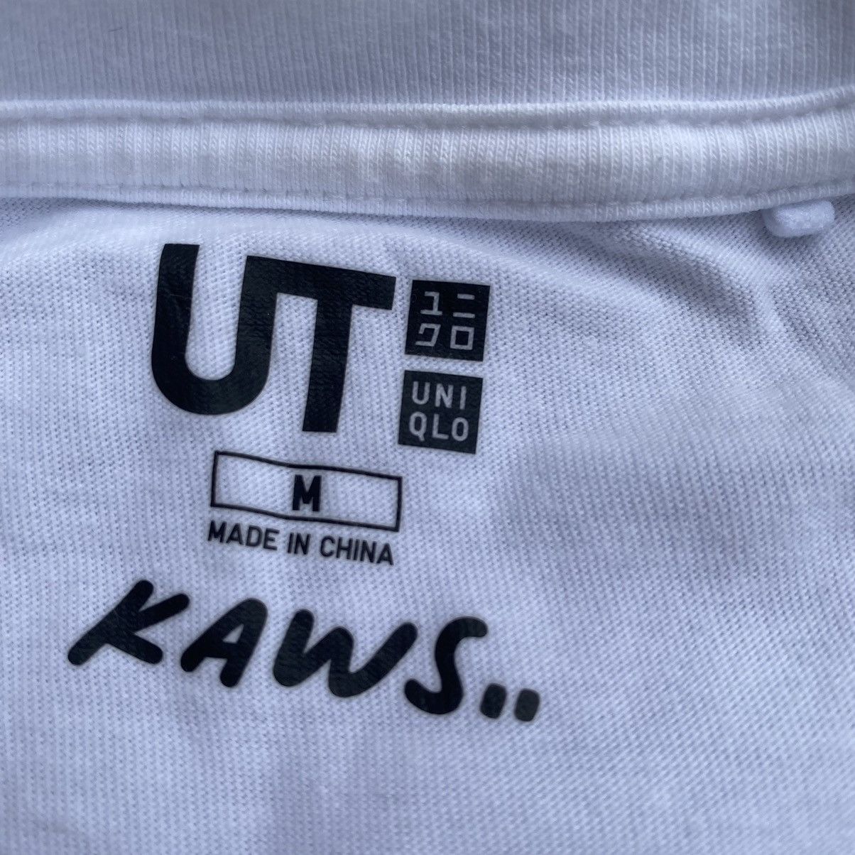 Kaws × Uniqlo pocket tee Size US M / EU 48-50 / 2 - 4 Thumbnail