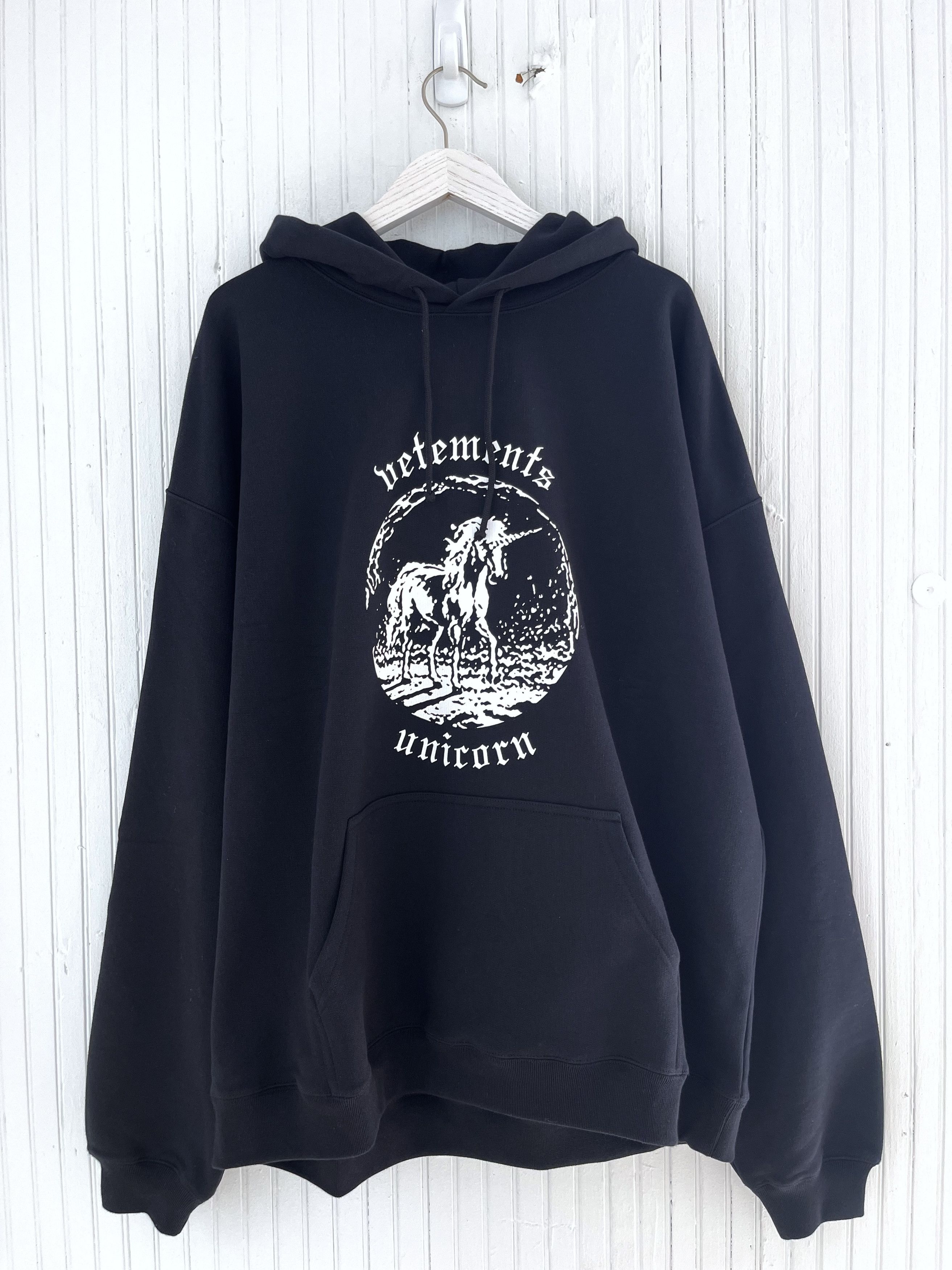 Vetements SS22 Unicorn Logo Hoodie NWT (L) Size US L / EU 52-54 / 3 - 1 Thumbnail