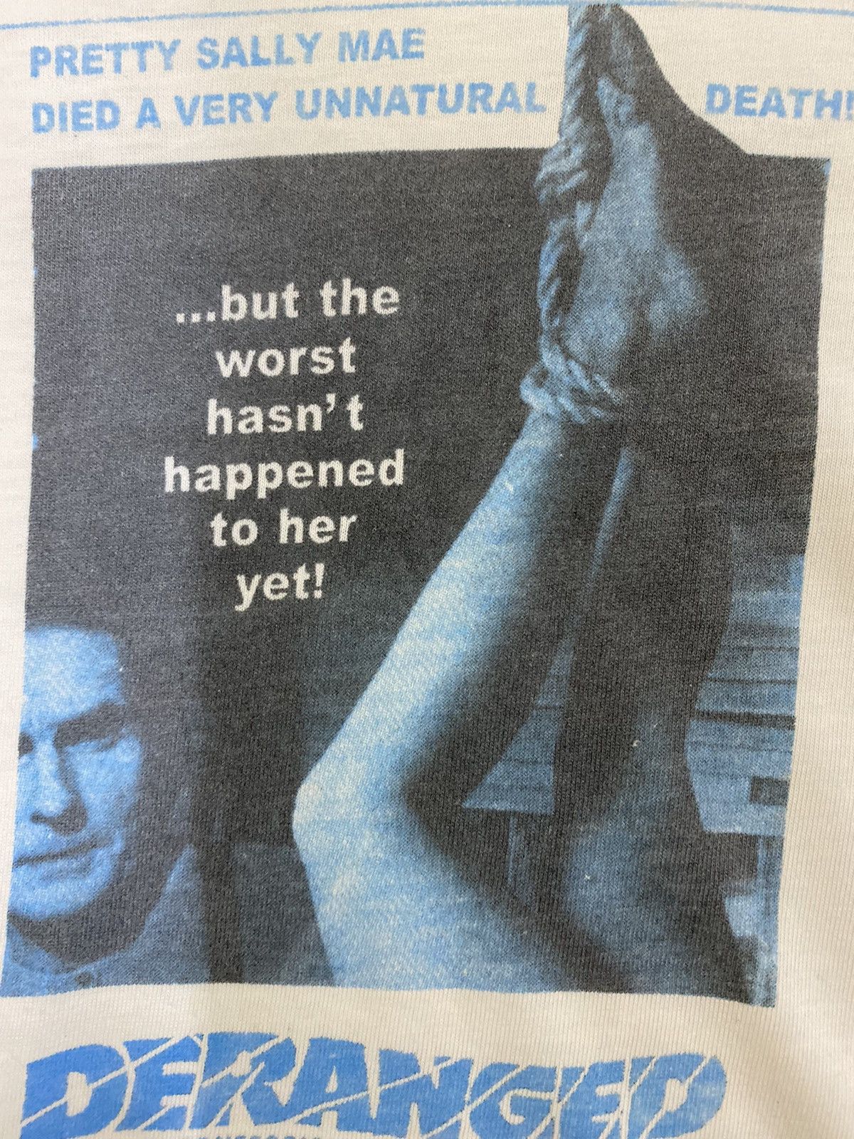 Vintage vintage 90s DERANGED ed gein based true story promo t-shirts Size US L / EU 52-54 / 3 - 4 Thumbnail