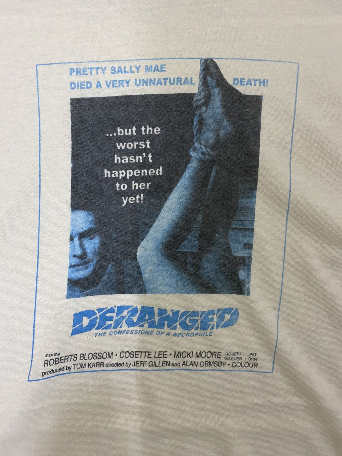 Vintage vintage 90s DERANGED ed gein based true story promo t-shirts Size US L / EU 52-54 / 3 - 3 Thumbnail