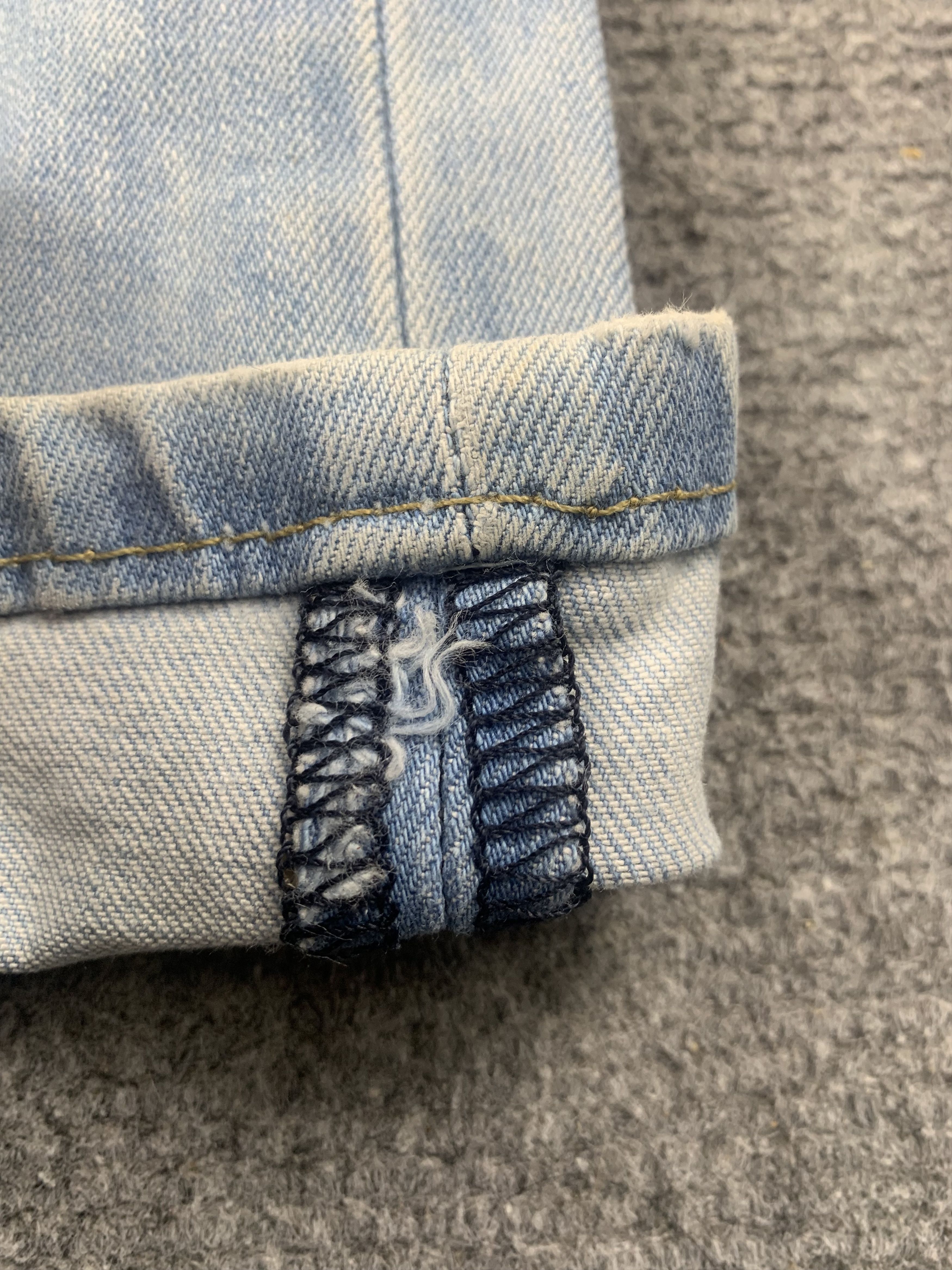 Levi's Vintage Levis Light Wash Jeans DP2062 Size US 31 - 9 Thumbnail