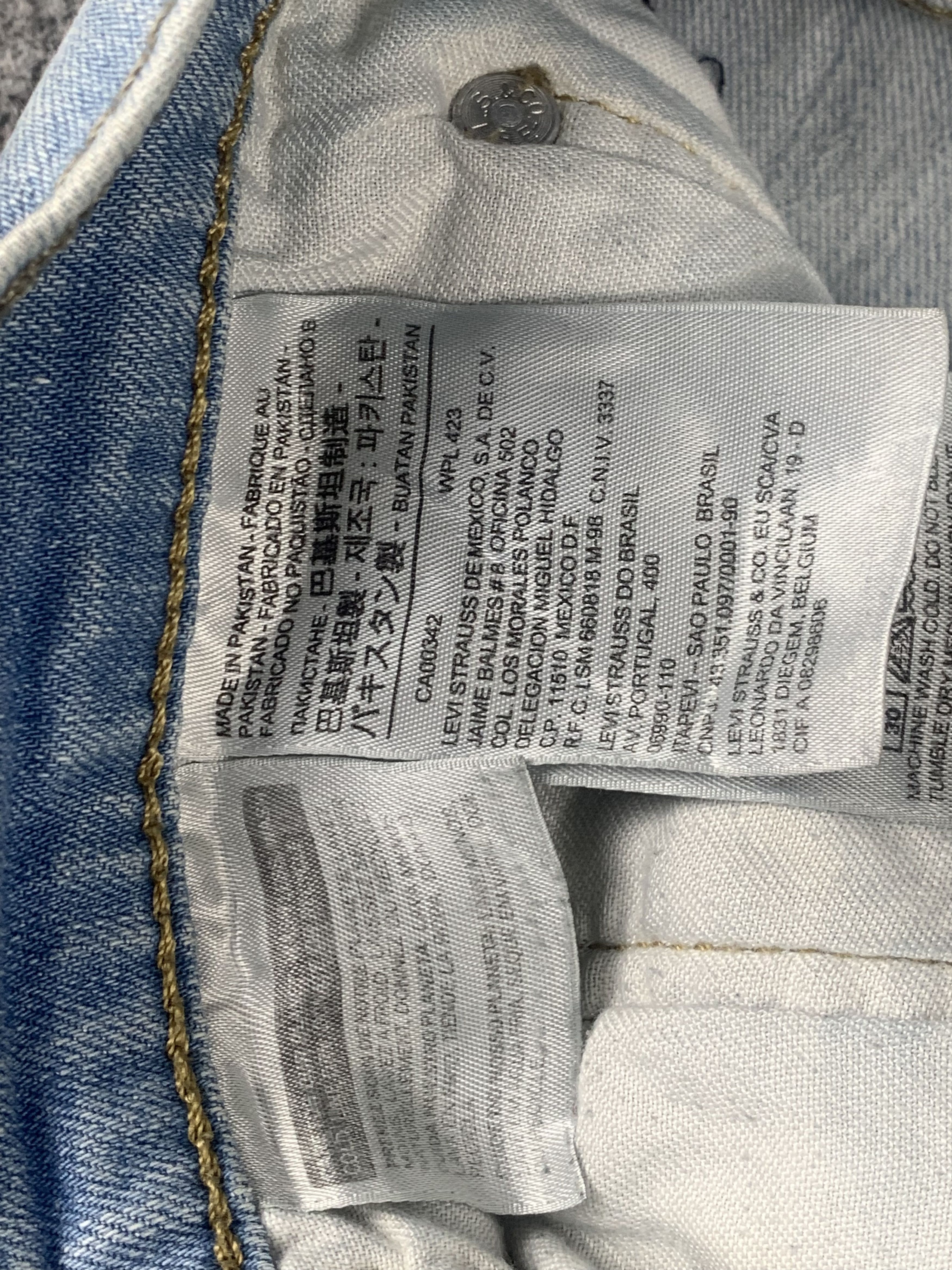 Levi's Vintage Levis Light Wash Jeans DP2062 Size US 31 - 7 Thumbnail