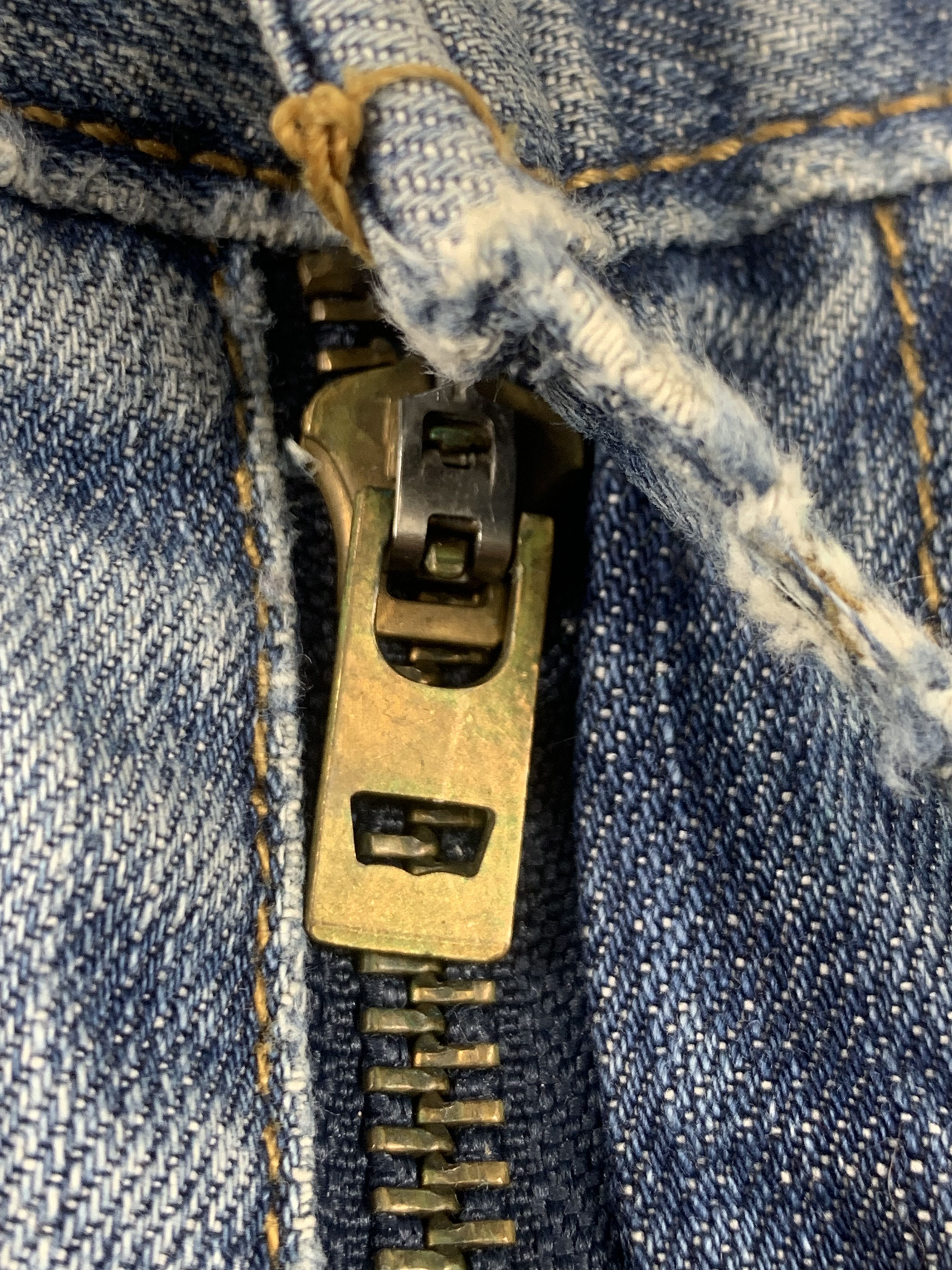 Levi's Vintage Levis 505 Faded Blue Jeans DP2067 Size US 33 - 13 Thumbnail