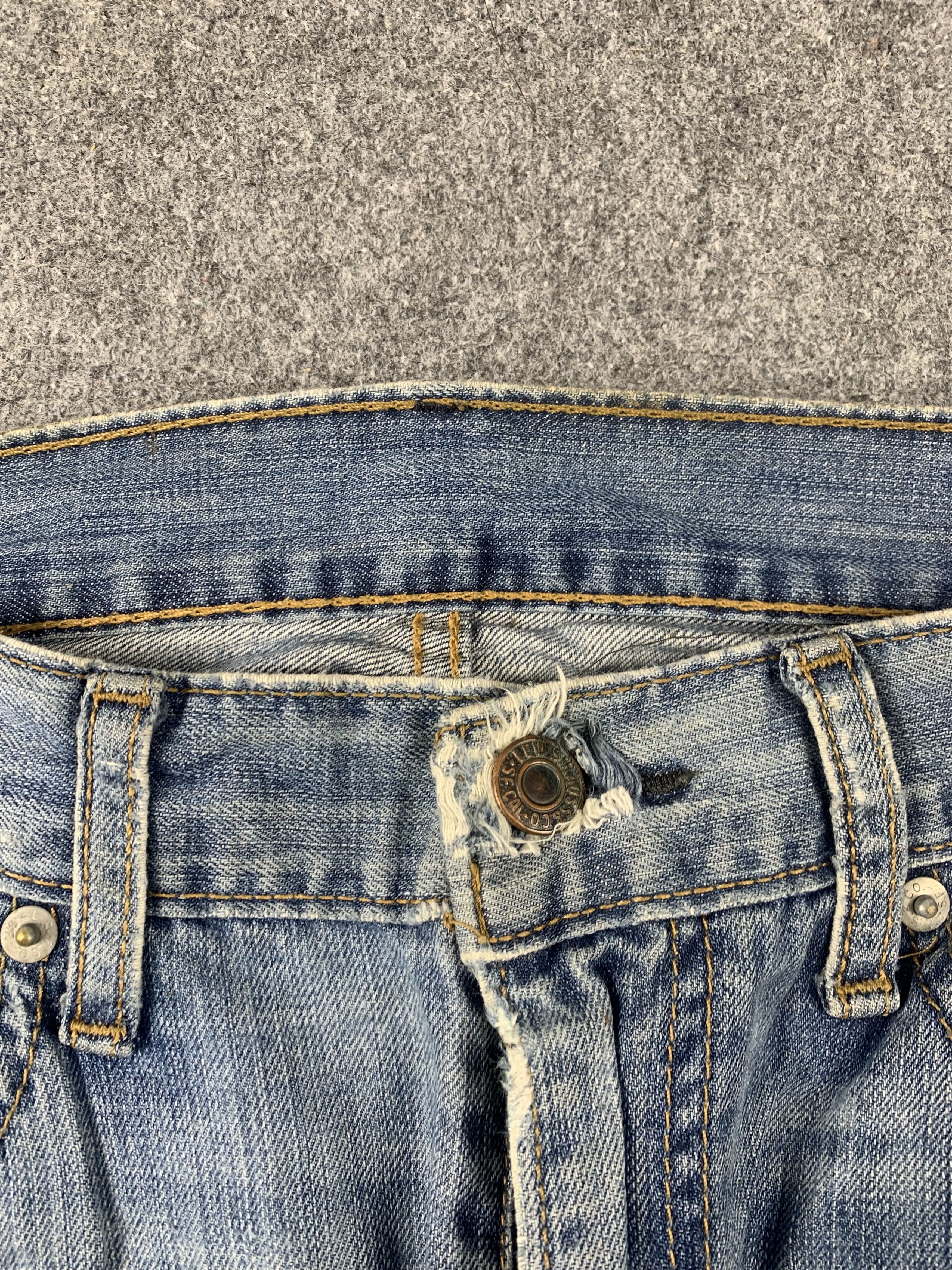 Levi's Vintage Levis 505 Faded Blue Jeans DP2067 Size US 33 - 12 Thumbnail
