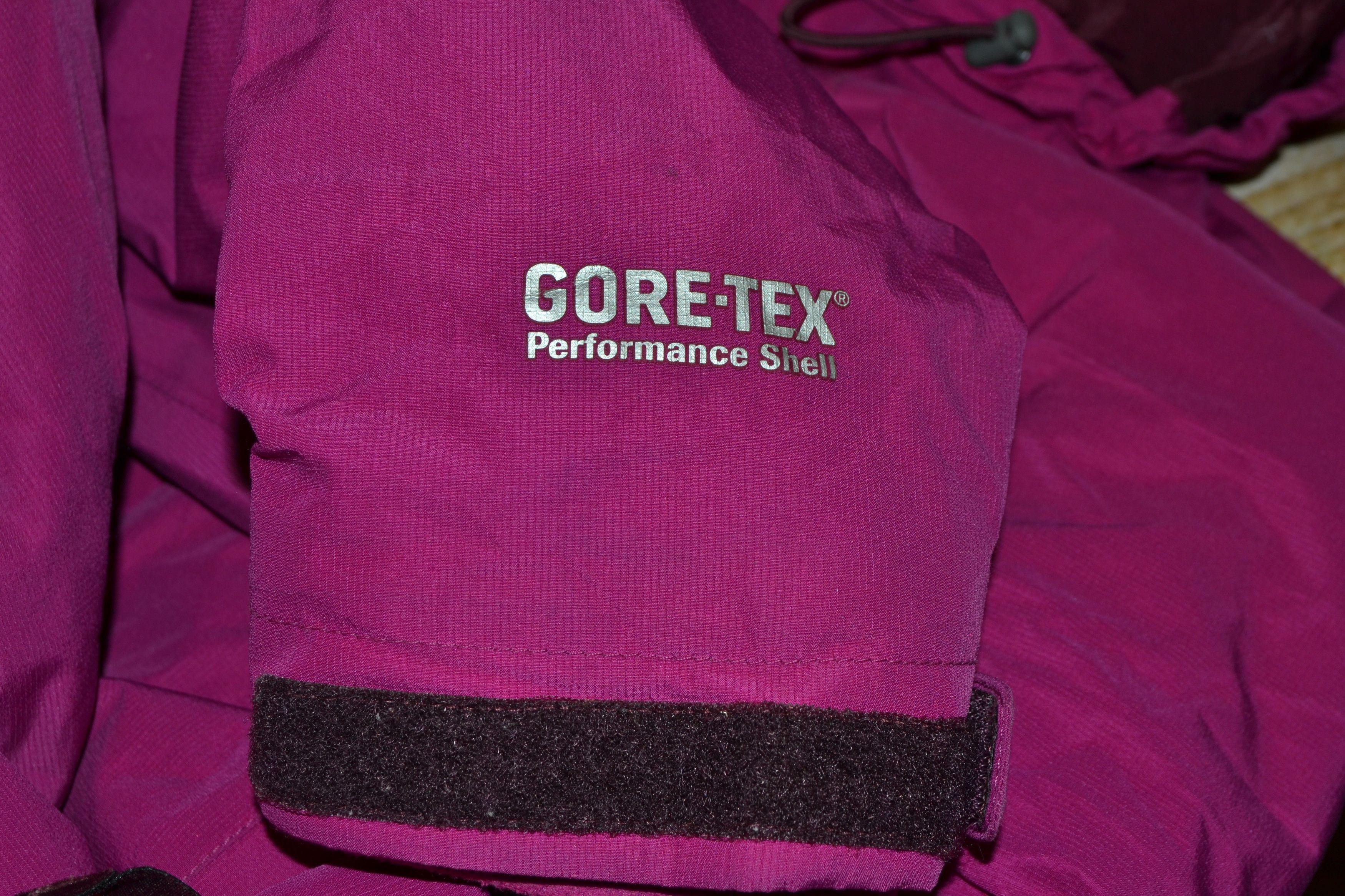 Berghaus Women's BERGHAUS Gore-Tex Jacket Size 12 Size US L / EU 52-54 / 3 - 9 Thumbnail