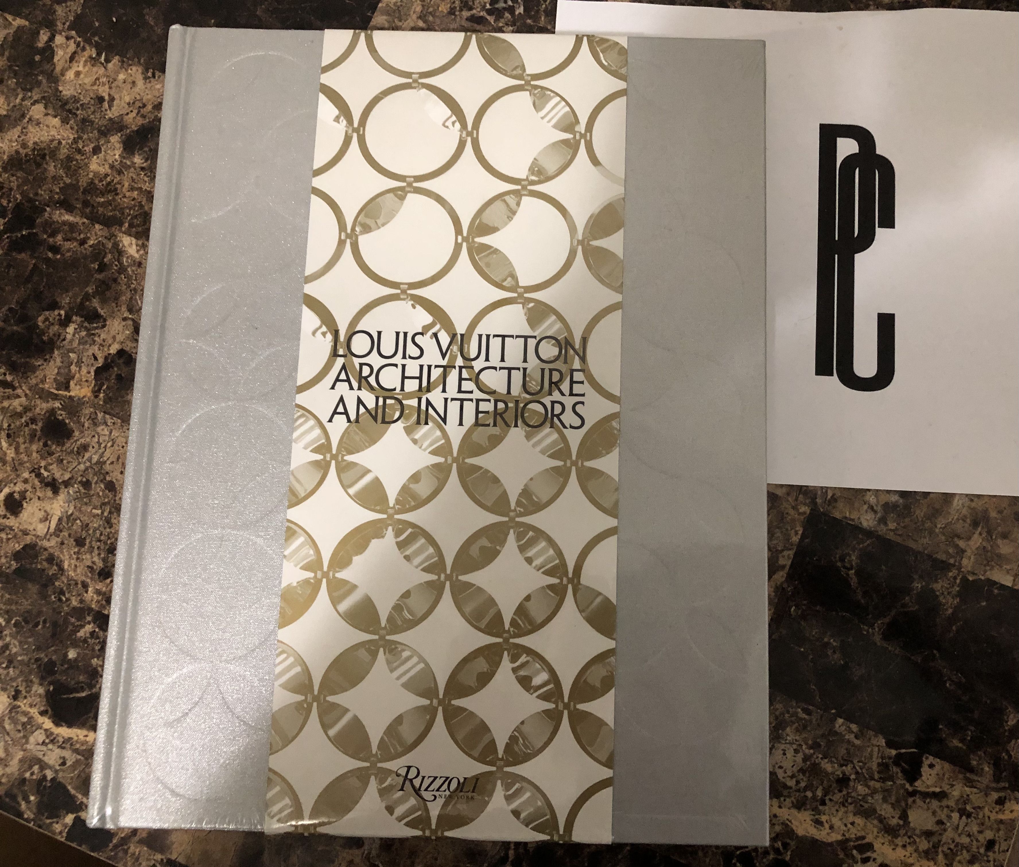 LOUIS VUITTON ARCHITECTURE & INTERIORS 【公式通販】