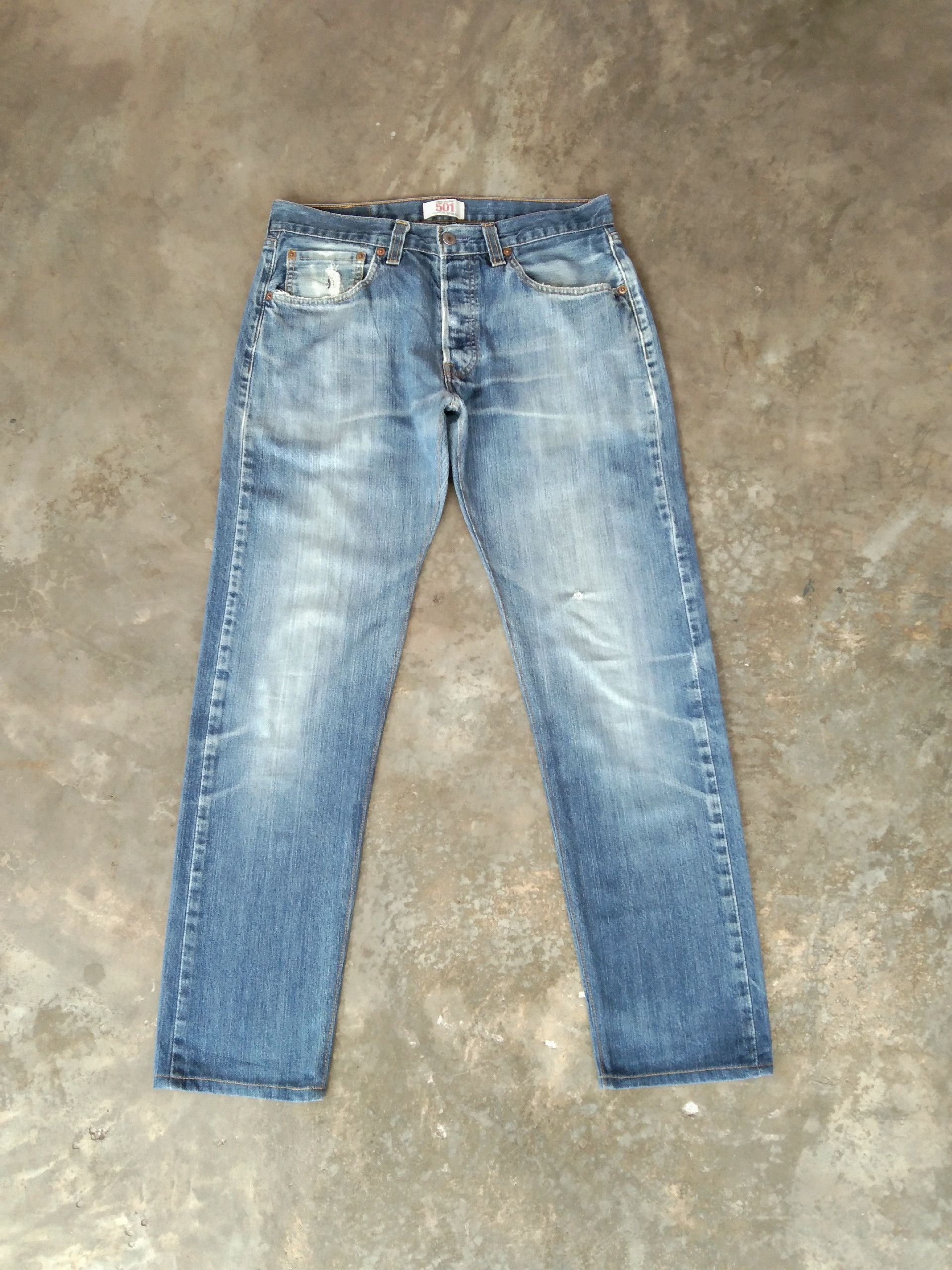 Vintage Levi's 501 Faded Blue Distressed Jeans 32x29