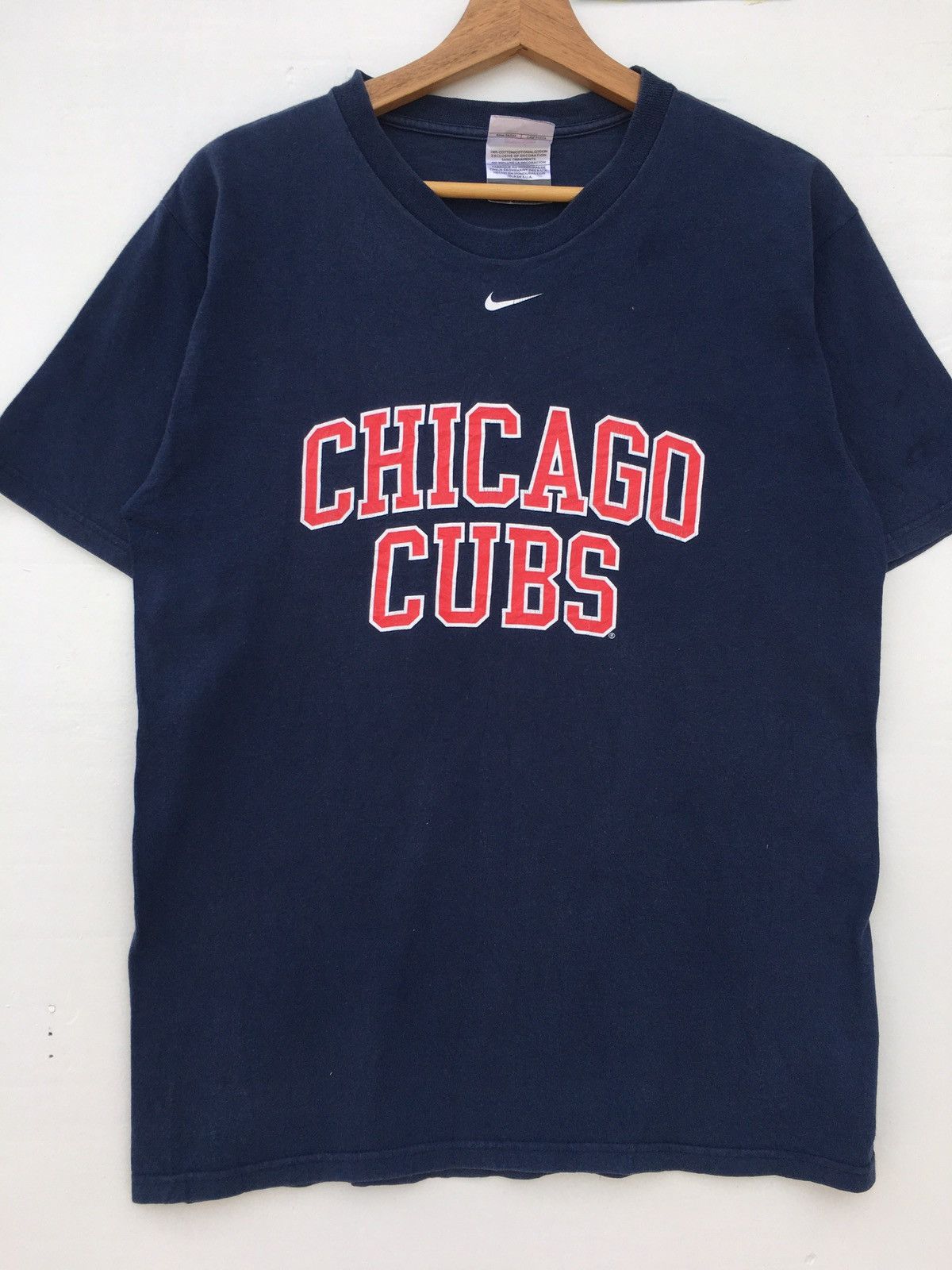 Nike Rare Vintage Nike Chicago Clubs Center swoosh Tshirt Size US M / EU 48-50 / 2 - 5 Thumbnail