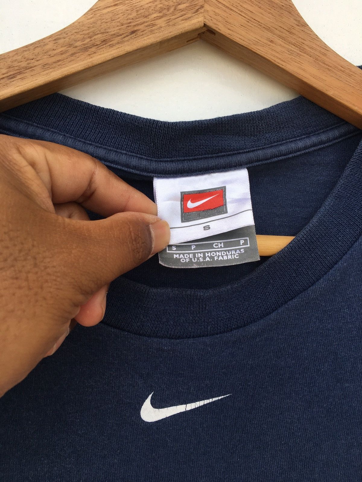 Nike Rare Vintage Nike Chicago Clubs Center swoosh Tshirt Size US M / EU 48-50 / 2 - 7 Thumbnail