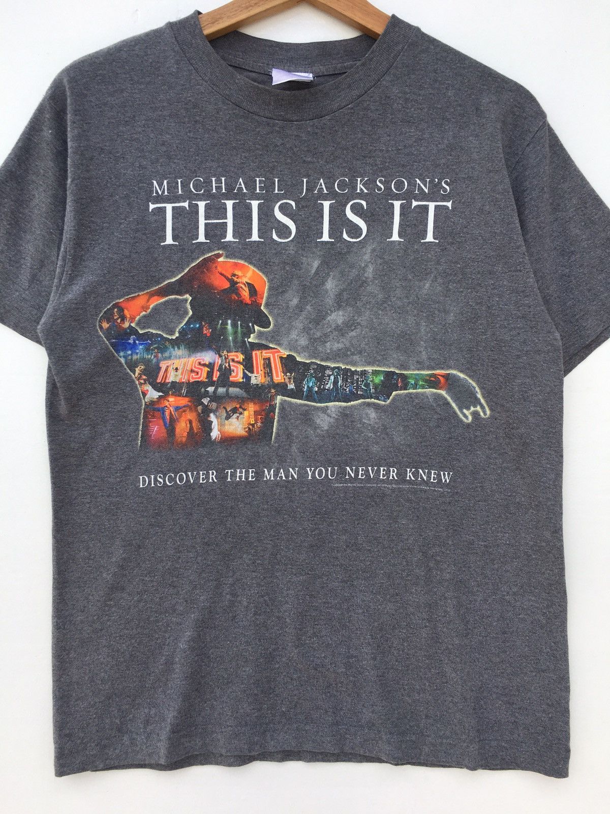 Michael Jackson Rare Vintage 2009 Michael Jackson This Is It Tshirt Size US S / EU 44-46 / 1 - 5 Thumbnail