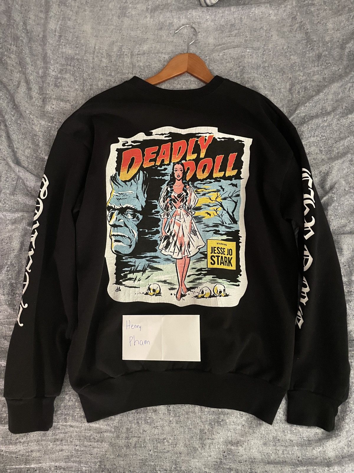 関税込 CHROME HEARTS DEADLY DOLL JESSE JO STARKS CREWNECK Deadly Doll JESSE JO STARK Spiderweb 
