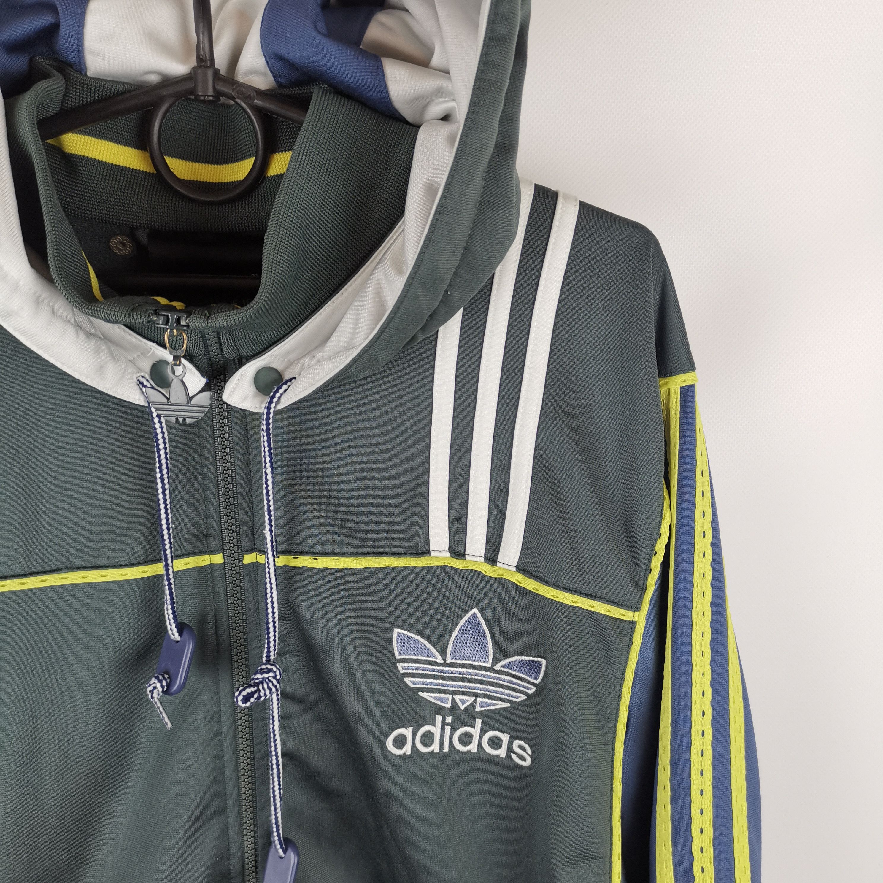 Adidas Adidas vintage 90s 3 stripes track top hooded jacket Size US L / EU 52-54 / 3 - 5 Thumbnail
