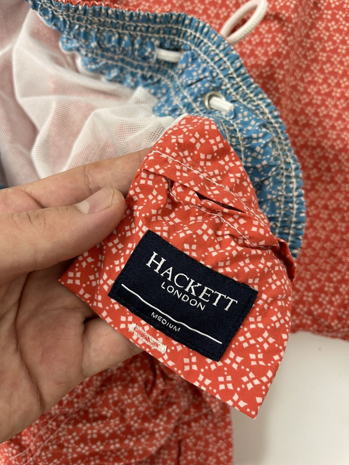 Hackett Hackett London Cube Print volley corral swim shorts Size US 32 / EU 48 - 8 Thumbnail