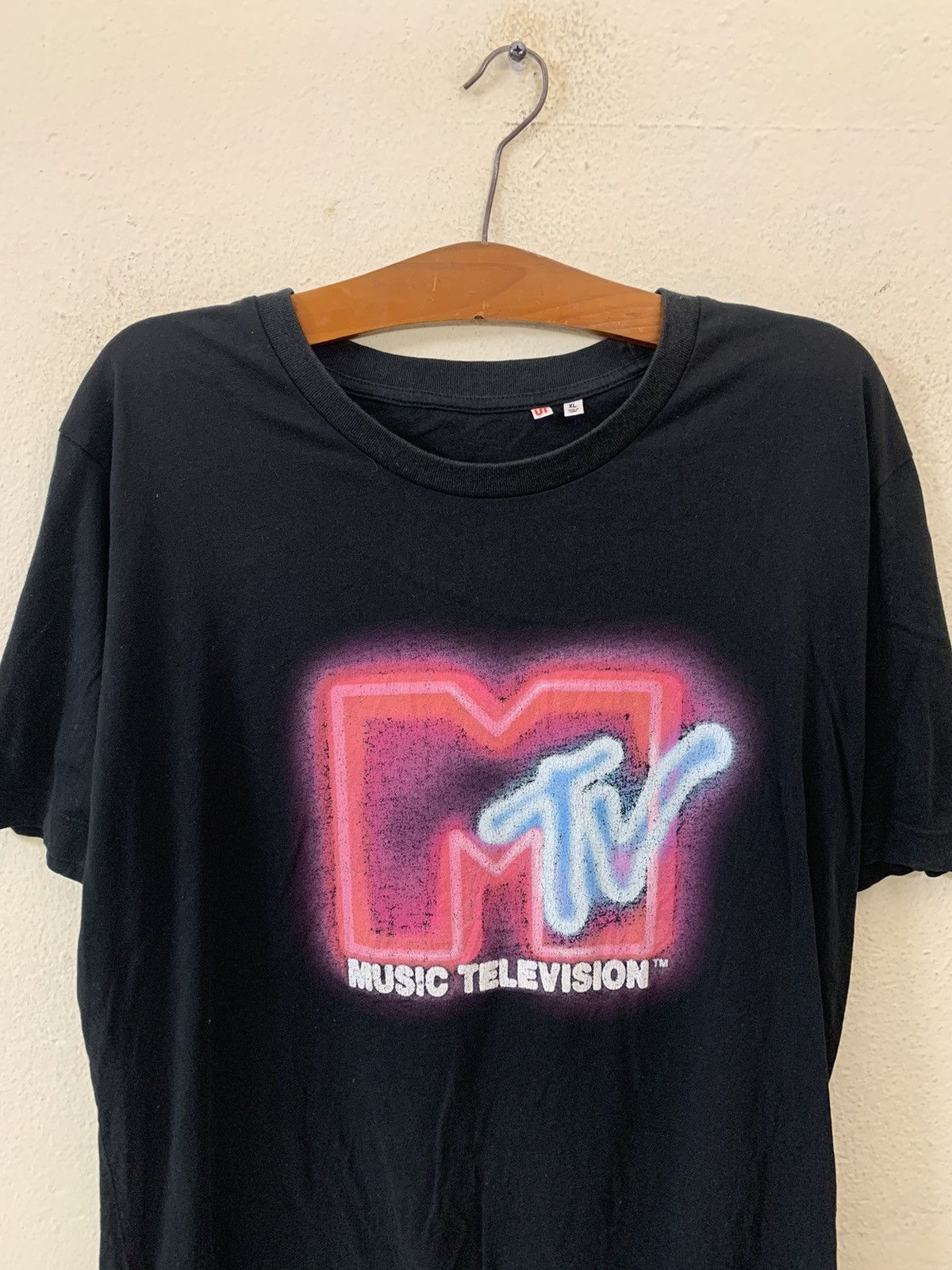 Mtv Uniqlo MTV Big Logo Tee Size US L / EU 52-54 / 3 - 4 Thumbnail